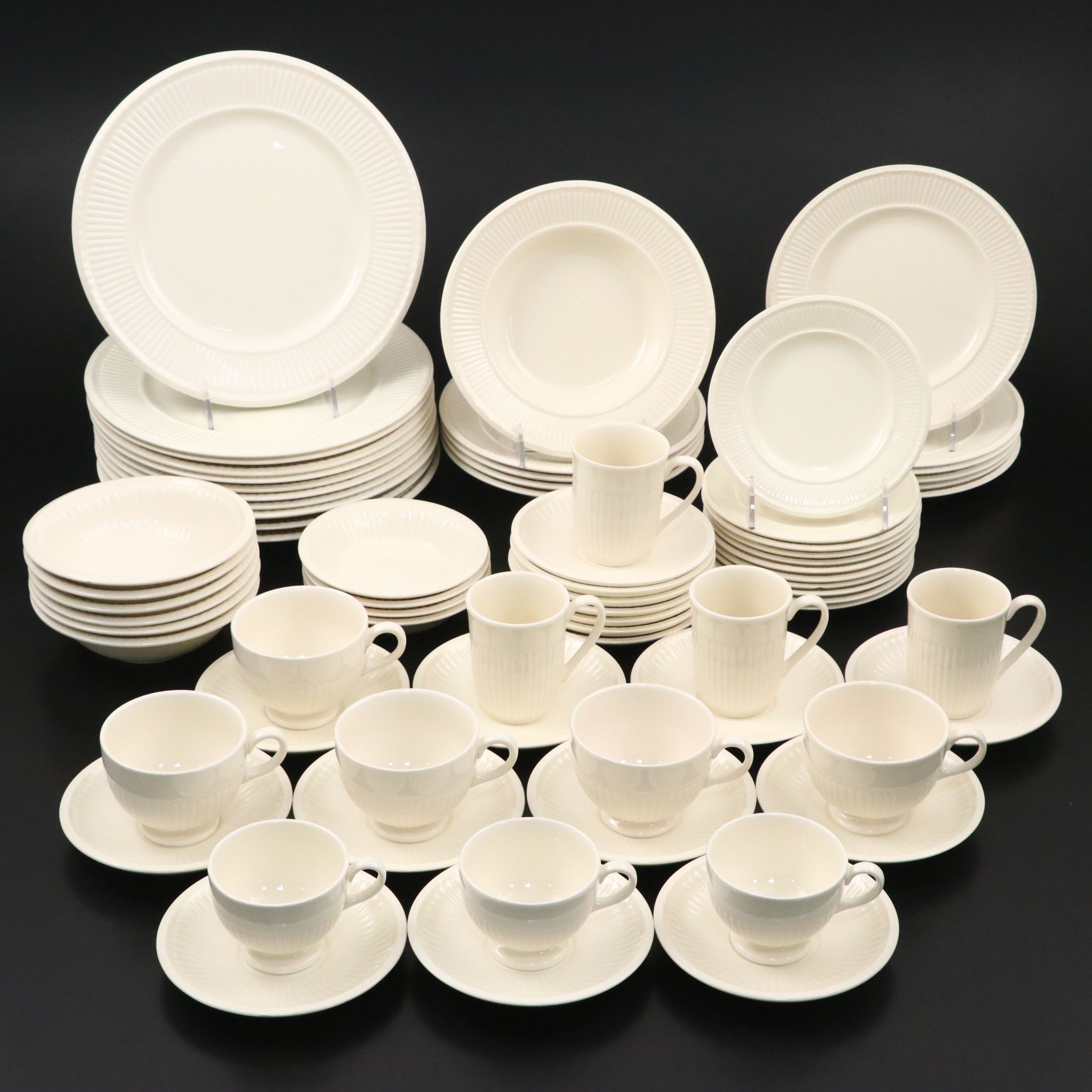 Wedgwood "Edme" Ceramic Dinnerware, 20th Century