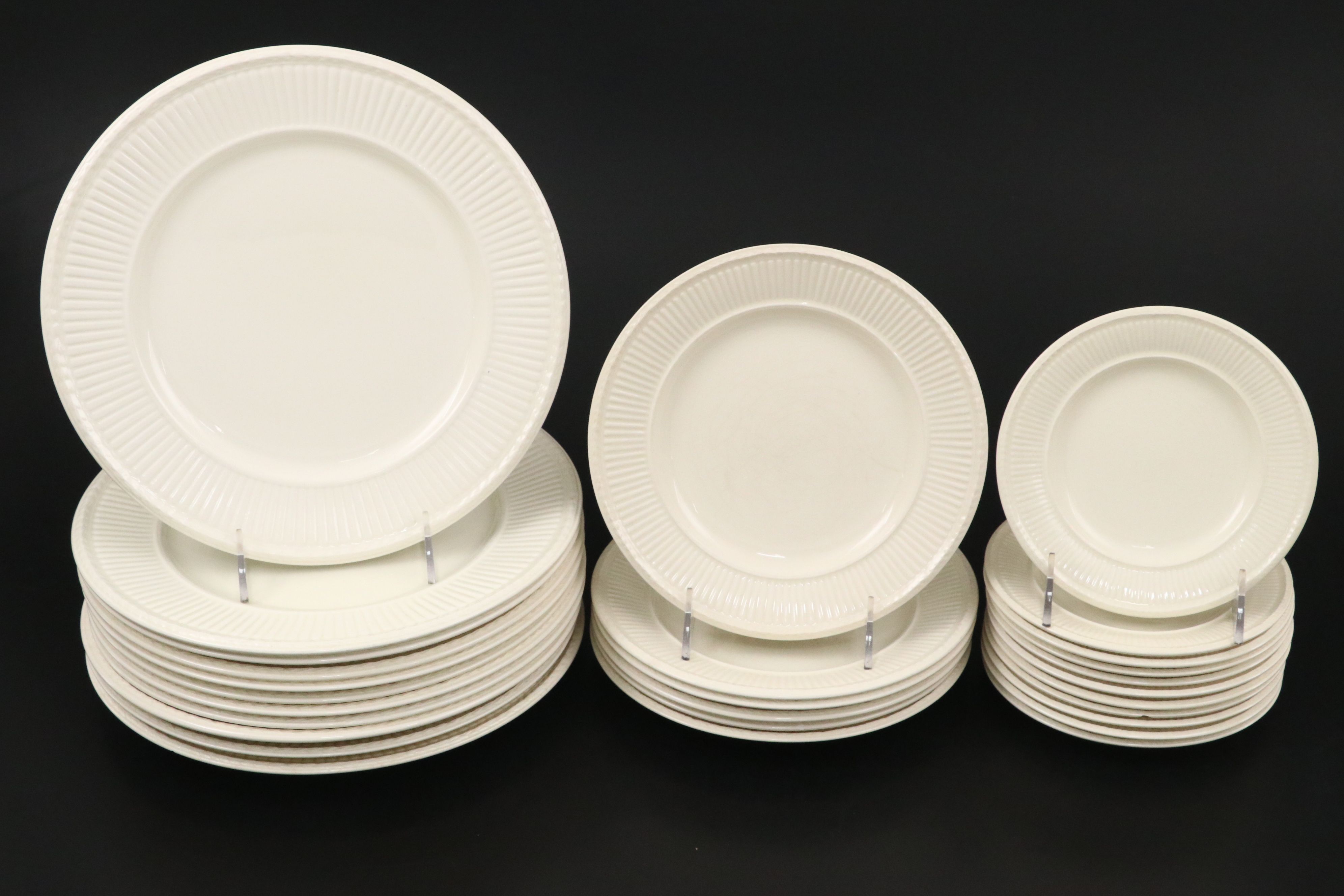 Wedgwood "Edme" Ceramic Dinnerware, 20th Century