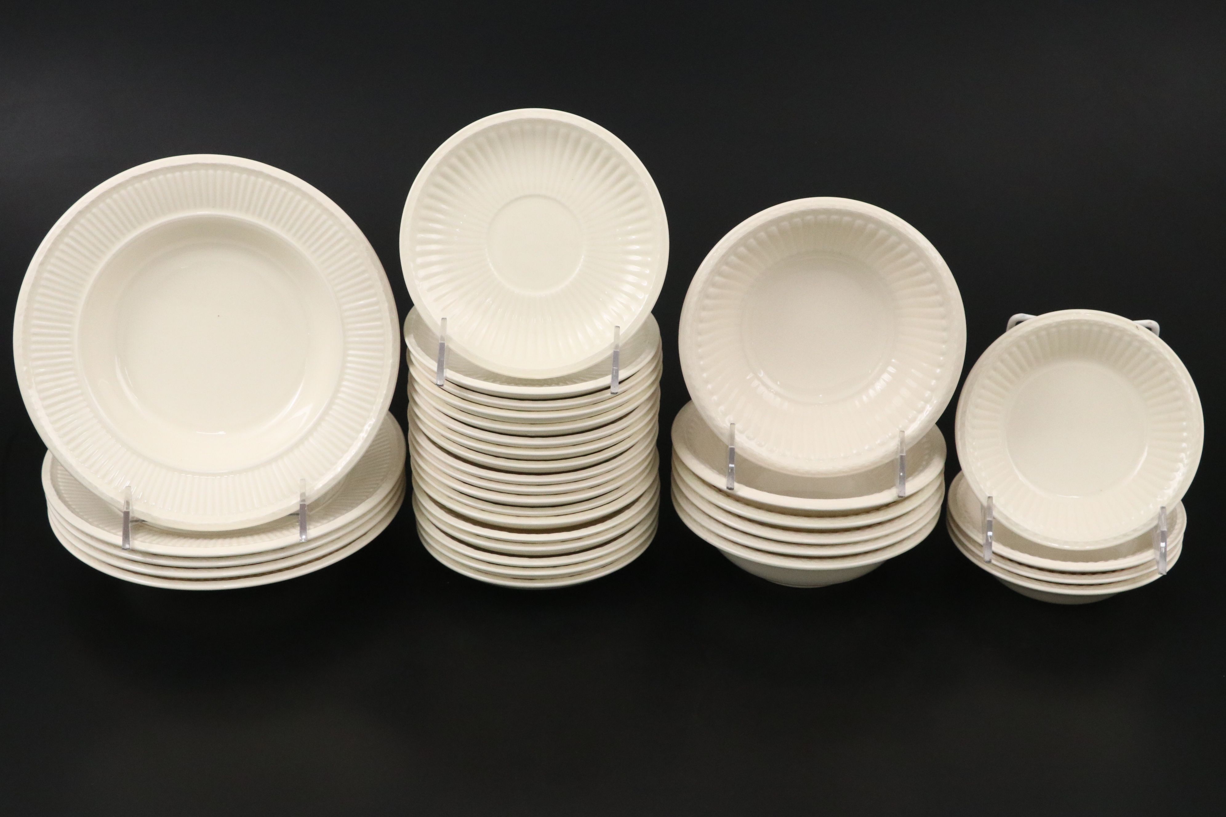Wedgwood "Edme" Ceramic Dinnerware, 20th Century
