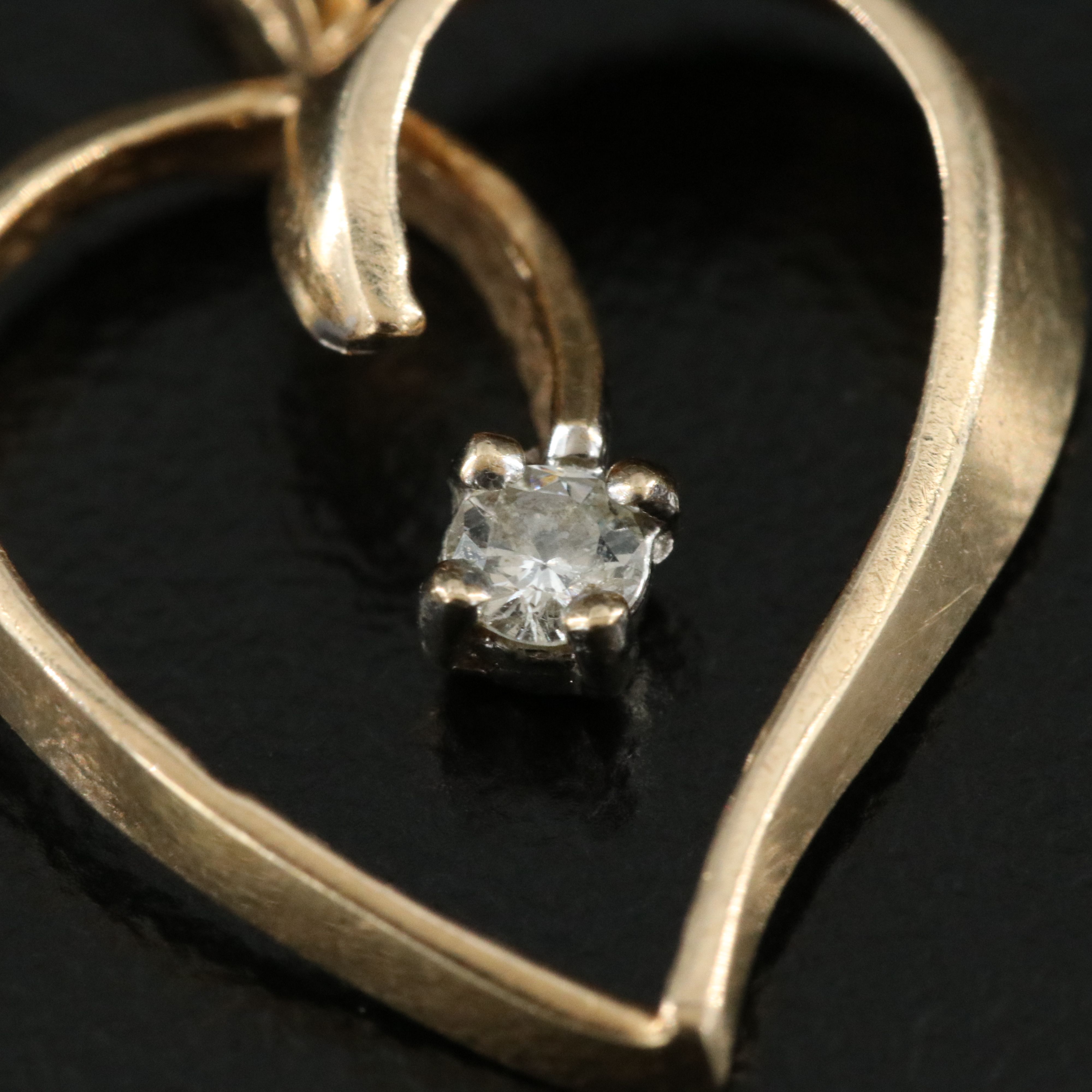 14K 0.06 CT Diamond Heart Pendant Necklace