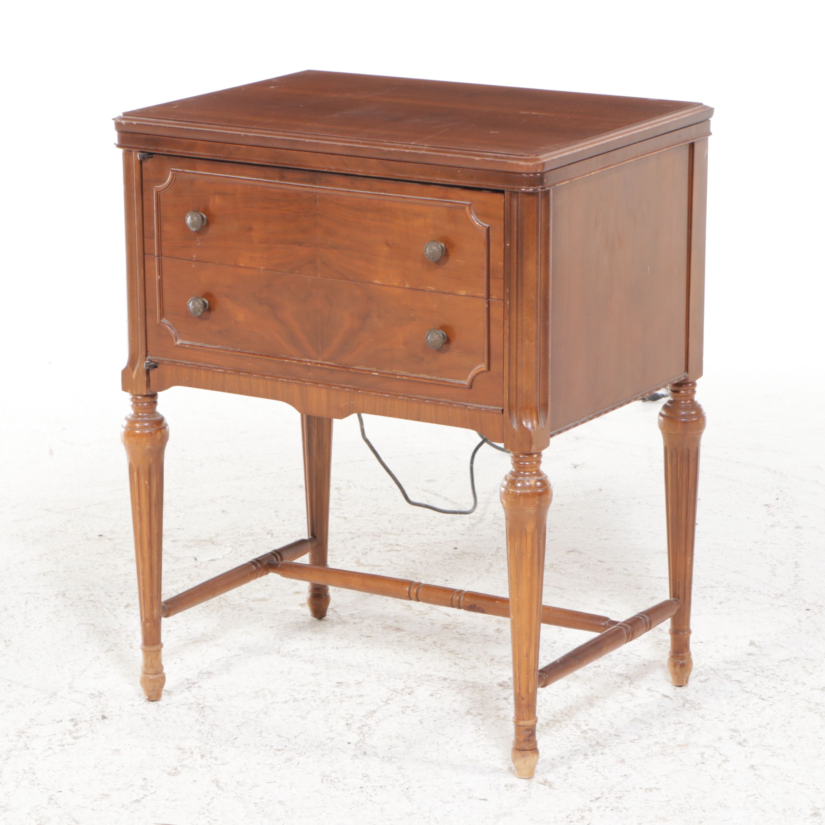 White Sewing Machine and Mahogany Veneer Sewing Machine Table