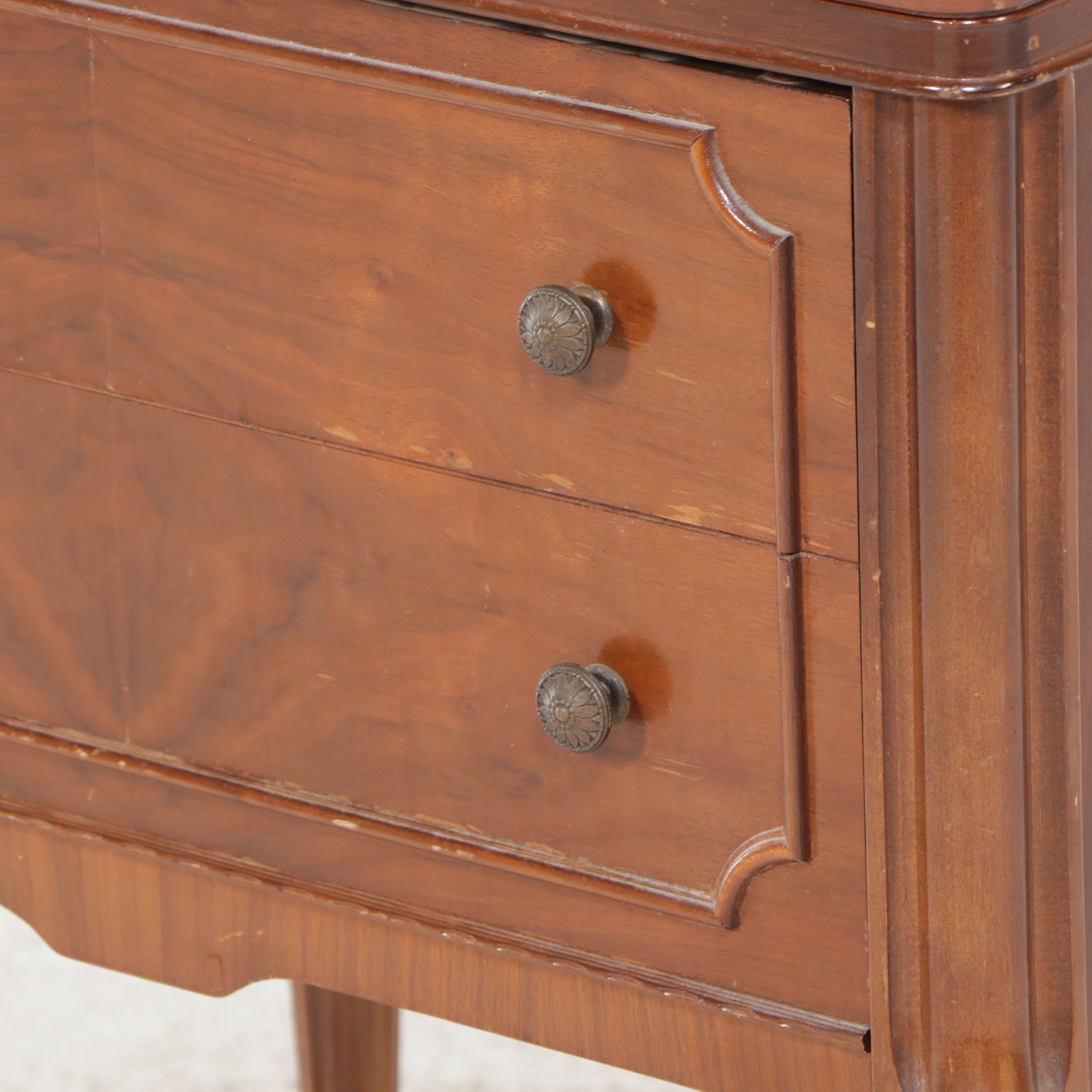 White Sewing Machine and Mahogany Veneer Sewing Machine Table