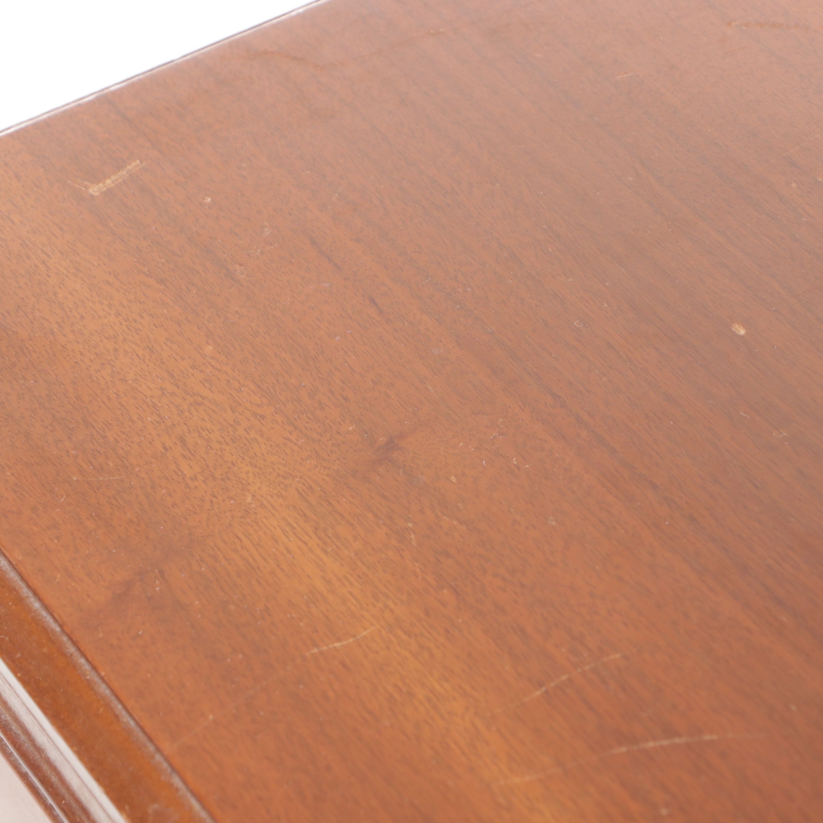 White Sewing Machine and Mahogany Veneer Sewing Machine Table