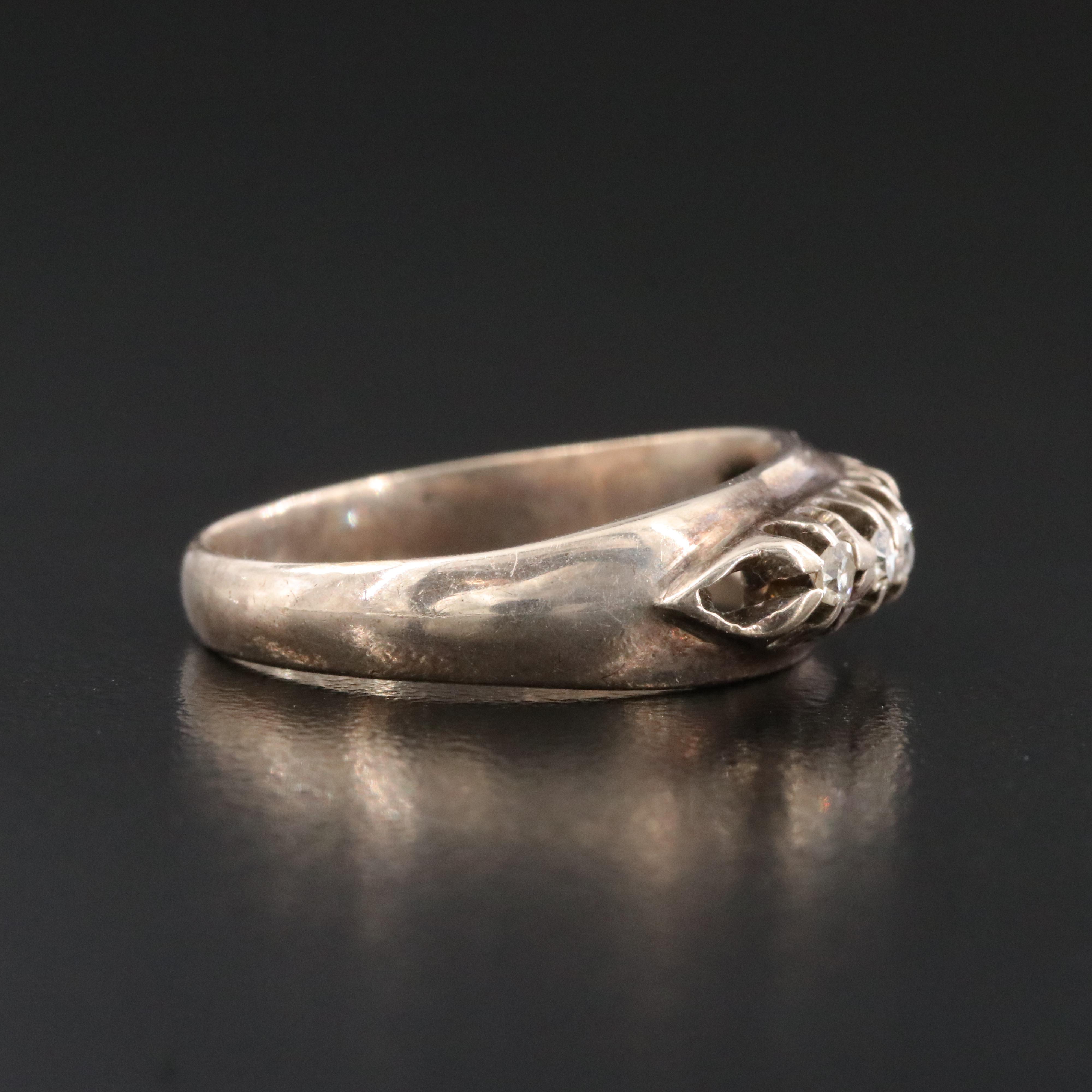 Vintage 10K 0.17 CTW Diamond Ring