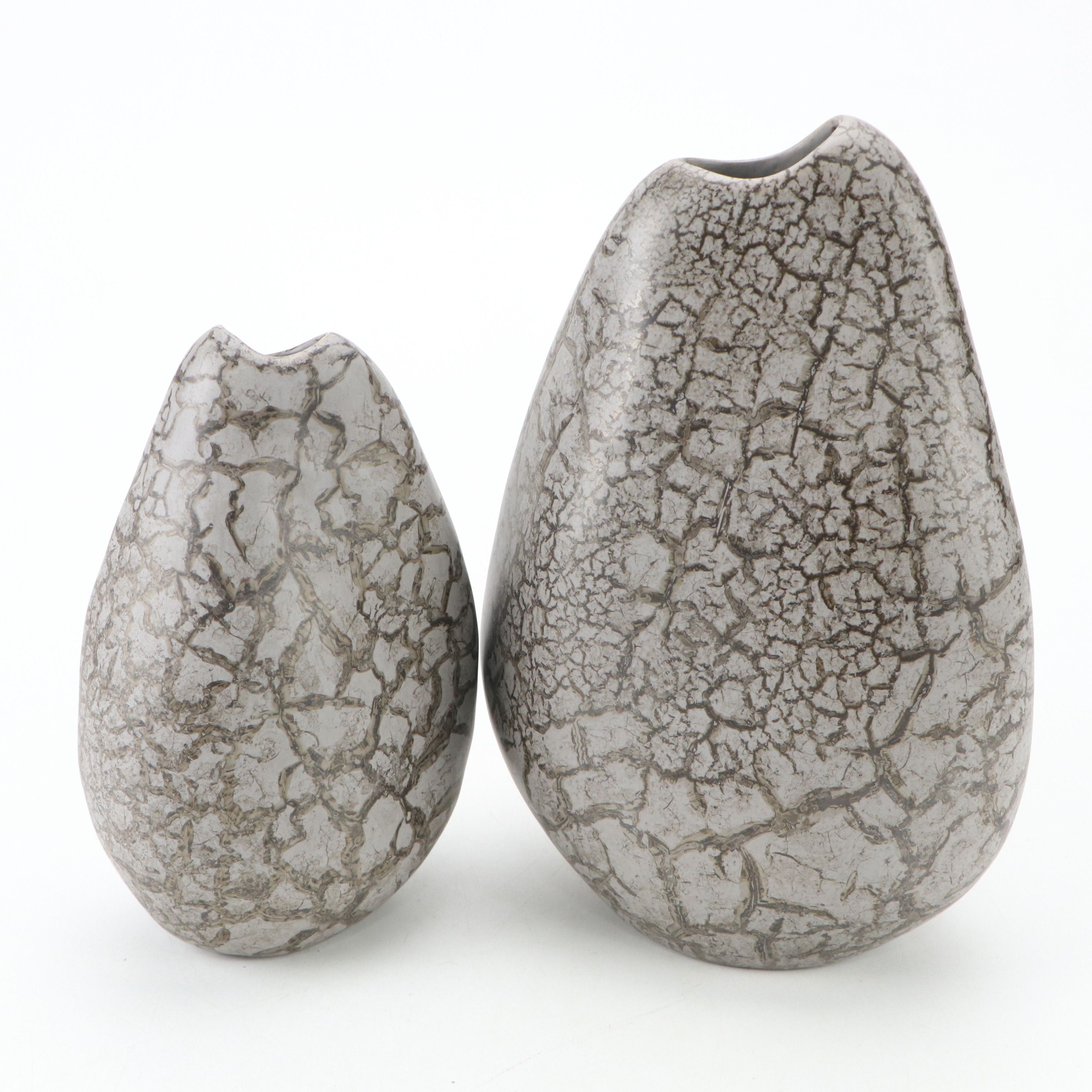 Contemporary Metal Fish Pillar Candle Holder with Crackle Painted Ceramic Vases