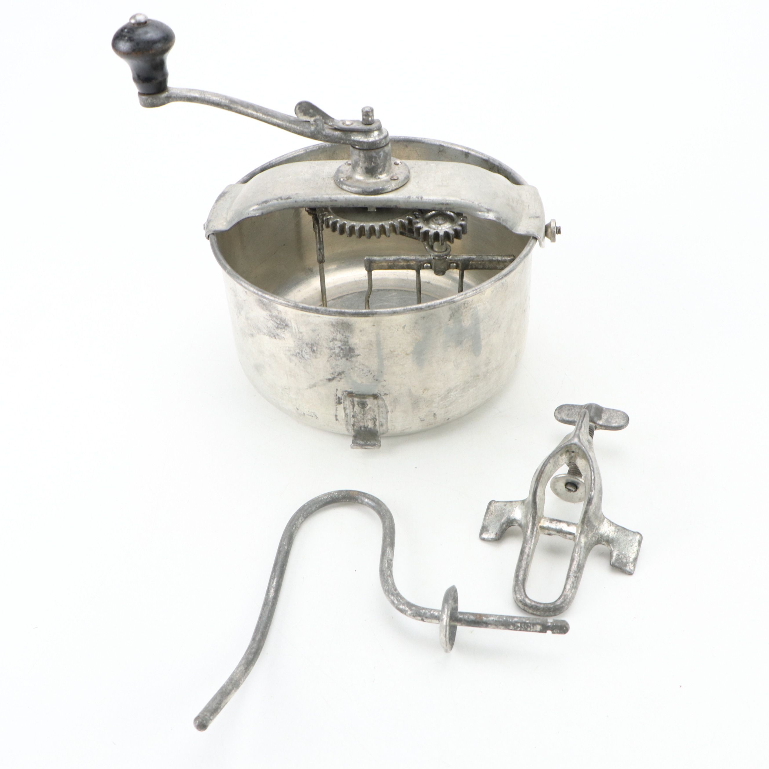 Lindavap Williamsburg Food Warmer with Other Vintage Kitchen Gadgets