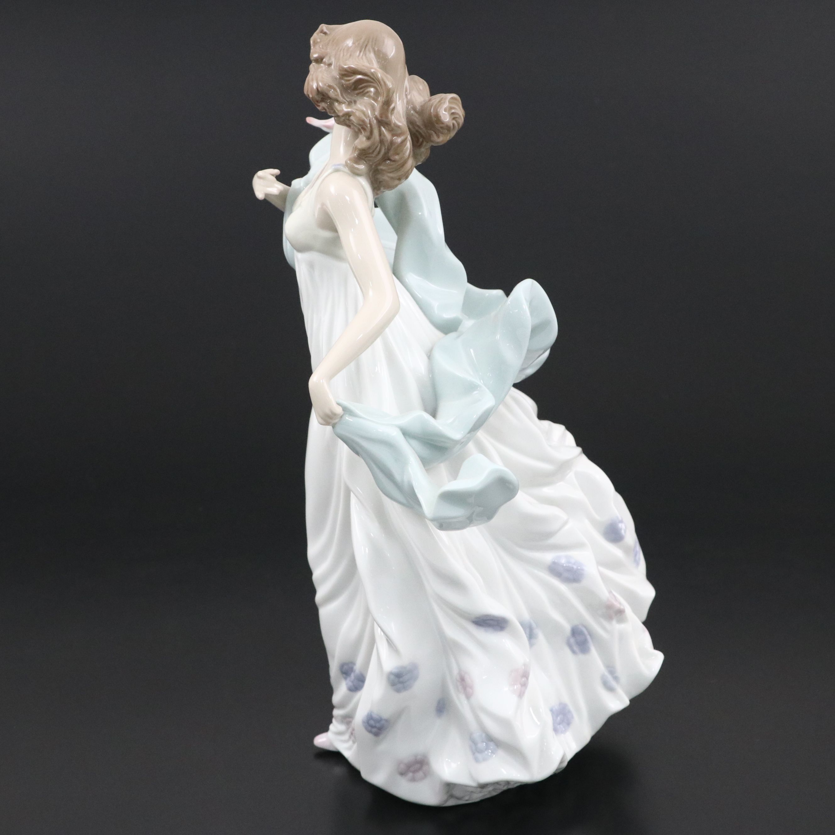Lladró "Summer Serenade" Porcelain Figurine