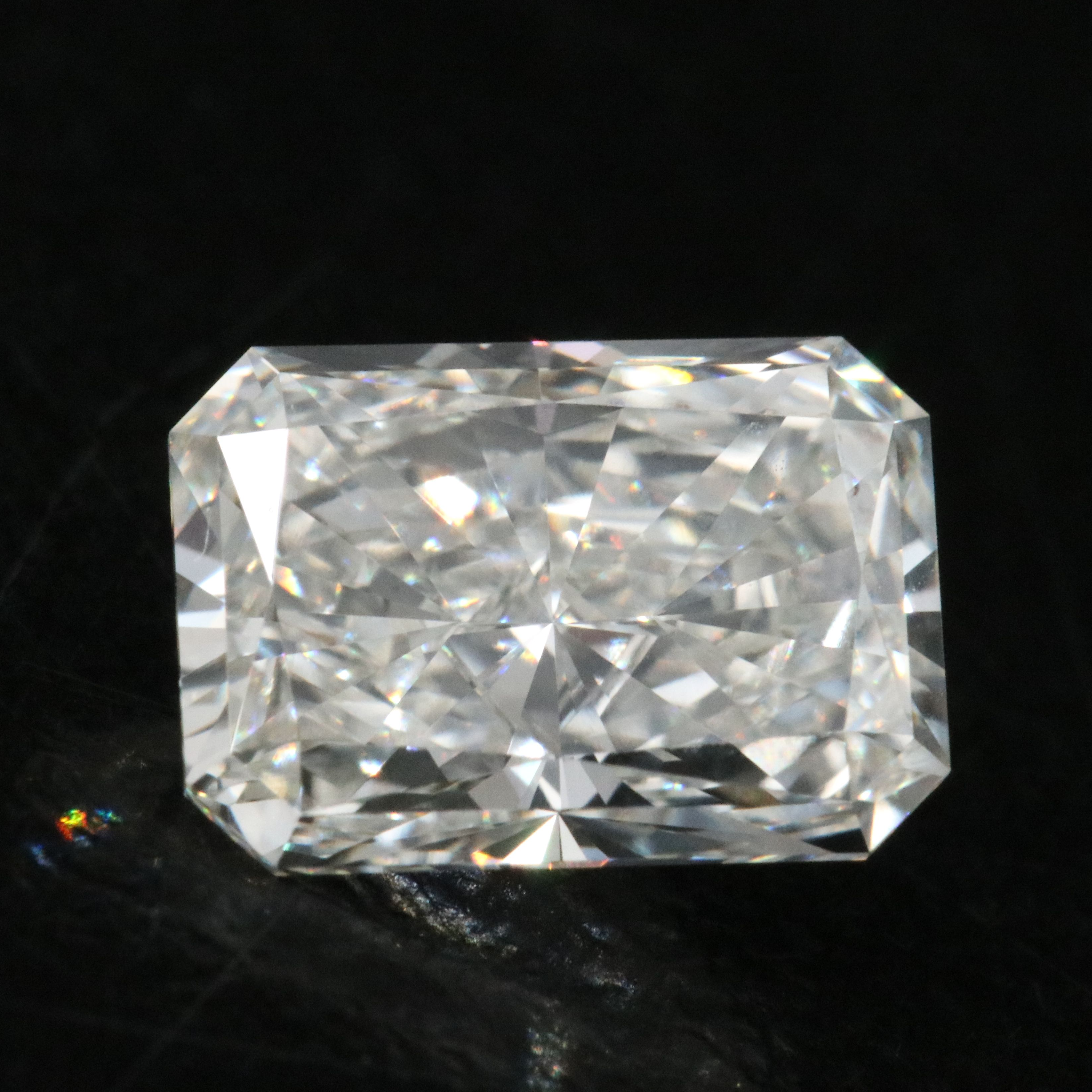 Loose 1.89 CT Lab Grown Diamond with IGI Report
