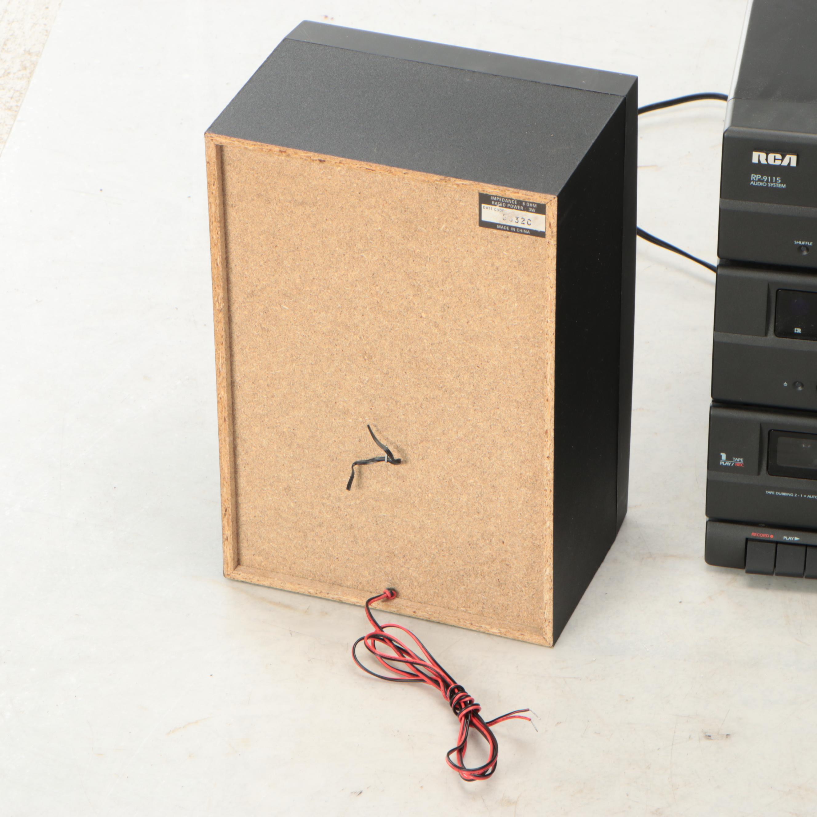 RCA RP-9115 Audio Player with Speakers