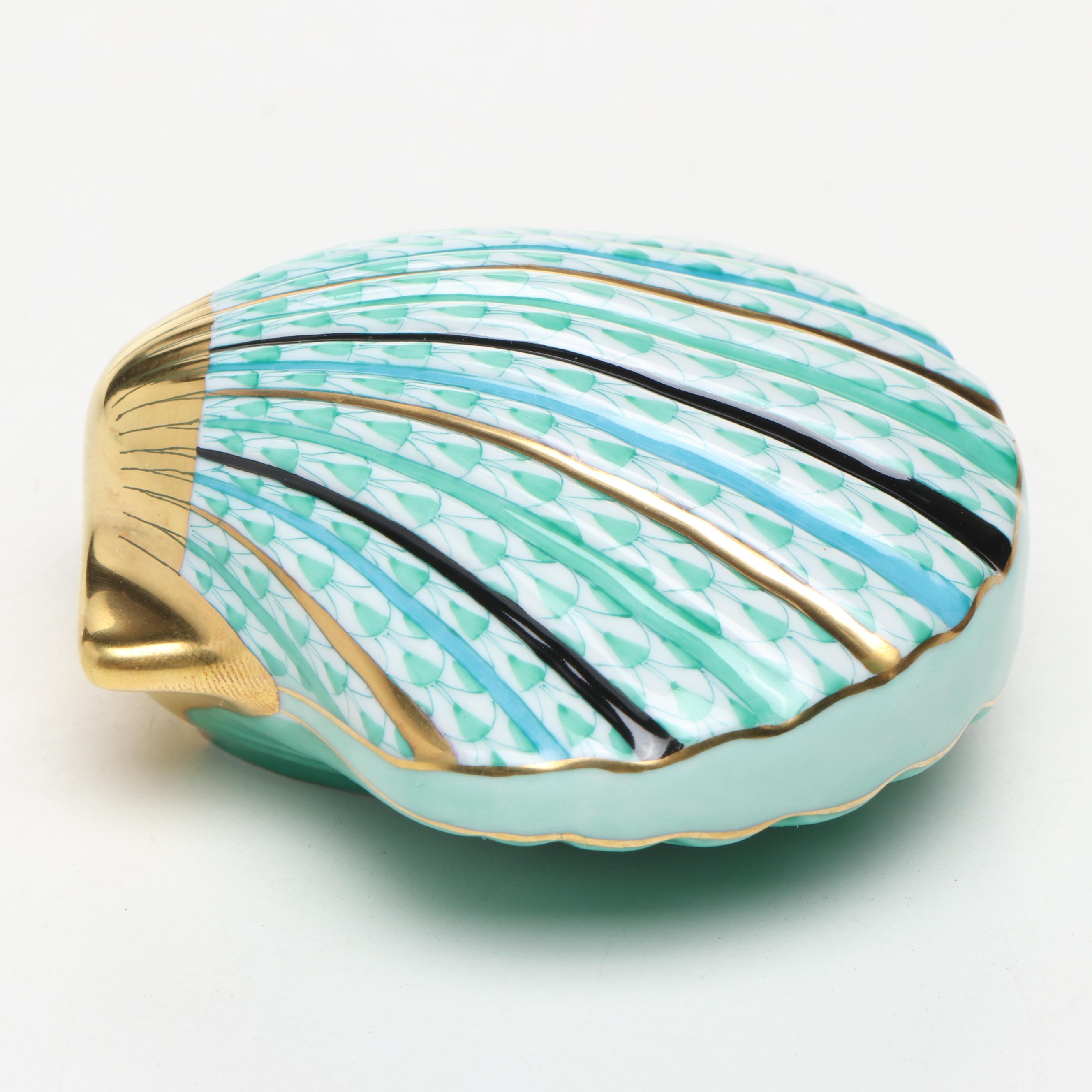 Herend Green Fishnet with Gold "Scallop Shell" Porcelain Figurine, 1997