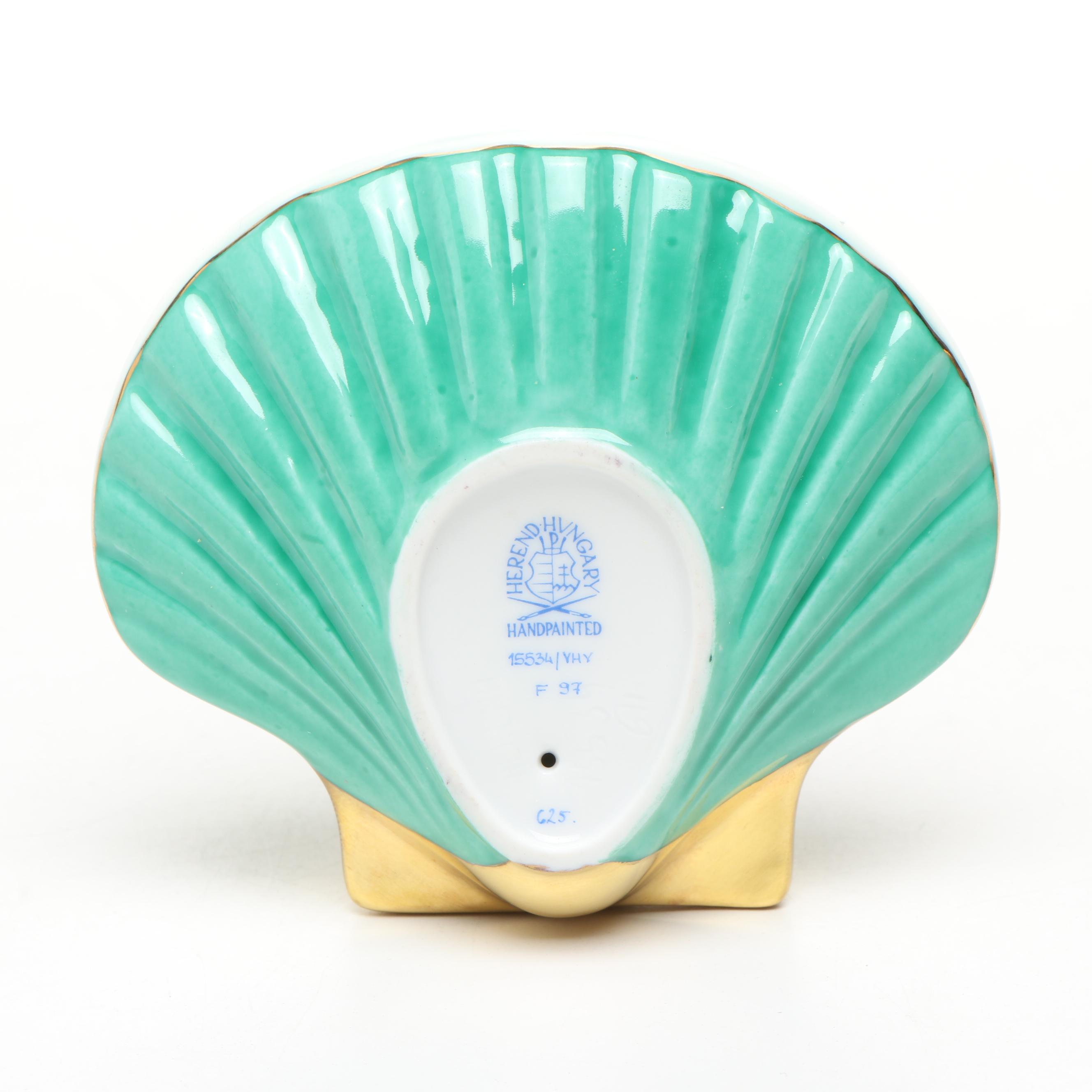 Herend Green Fishnet with Gold "Scallop Shell" Porcelain Figurine, 1997