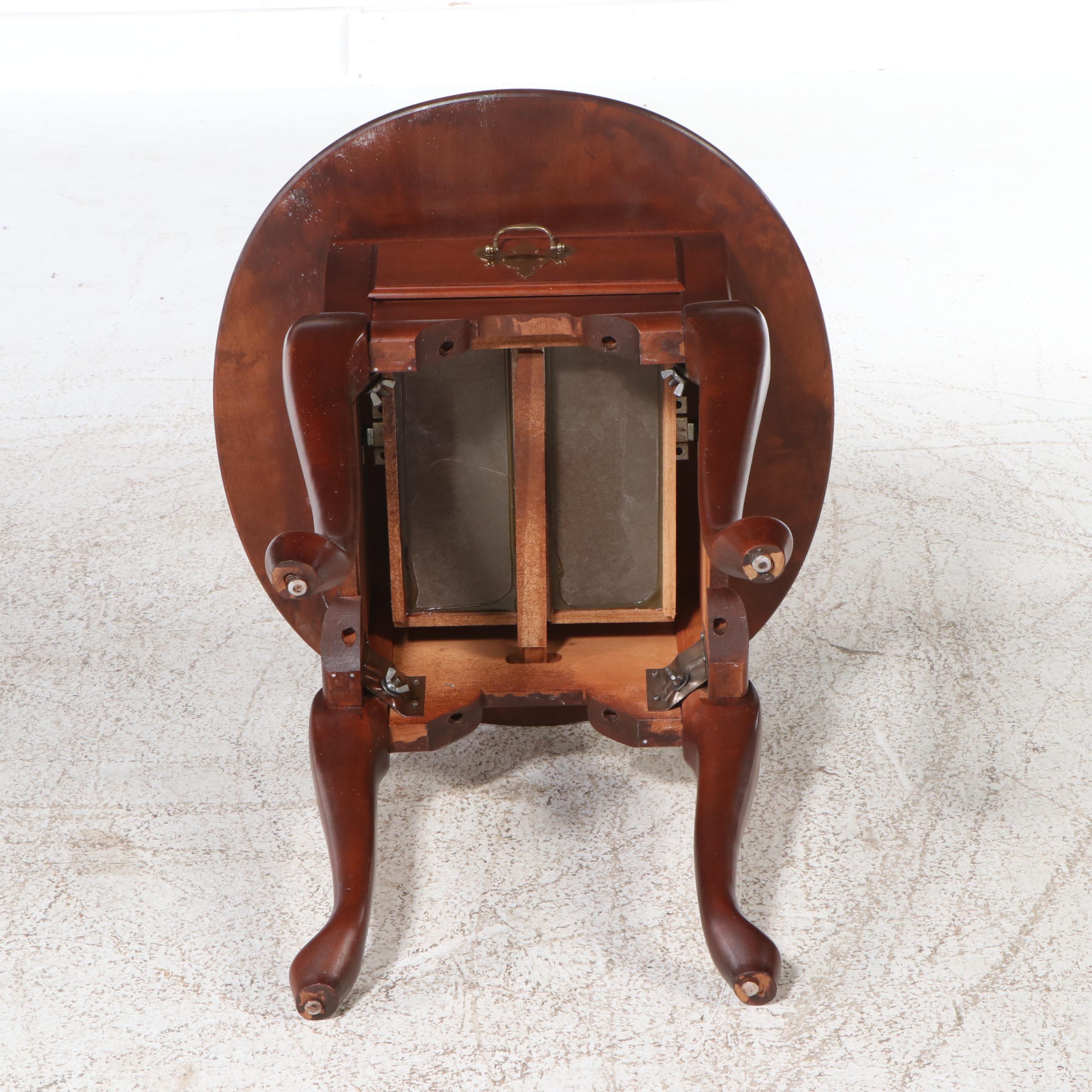Pair of Broyhill Queen Anne Style Mahogany End Table