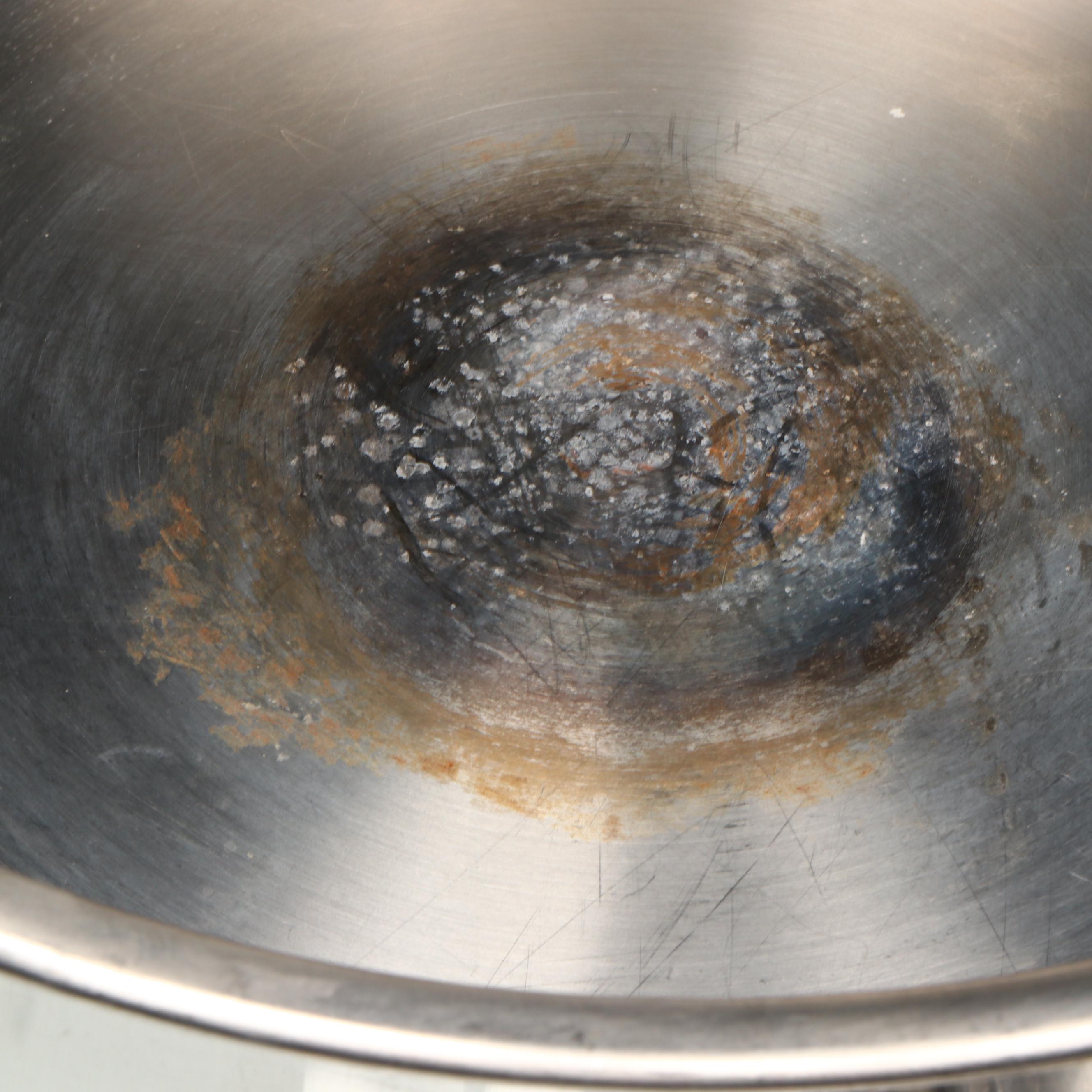 Artisan Metal Works 4-Quart Stainless Steel Chafing Dishes with Glass Lids