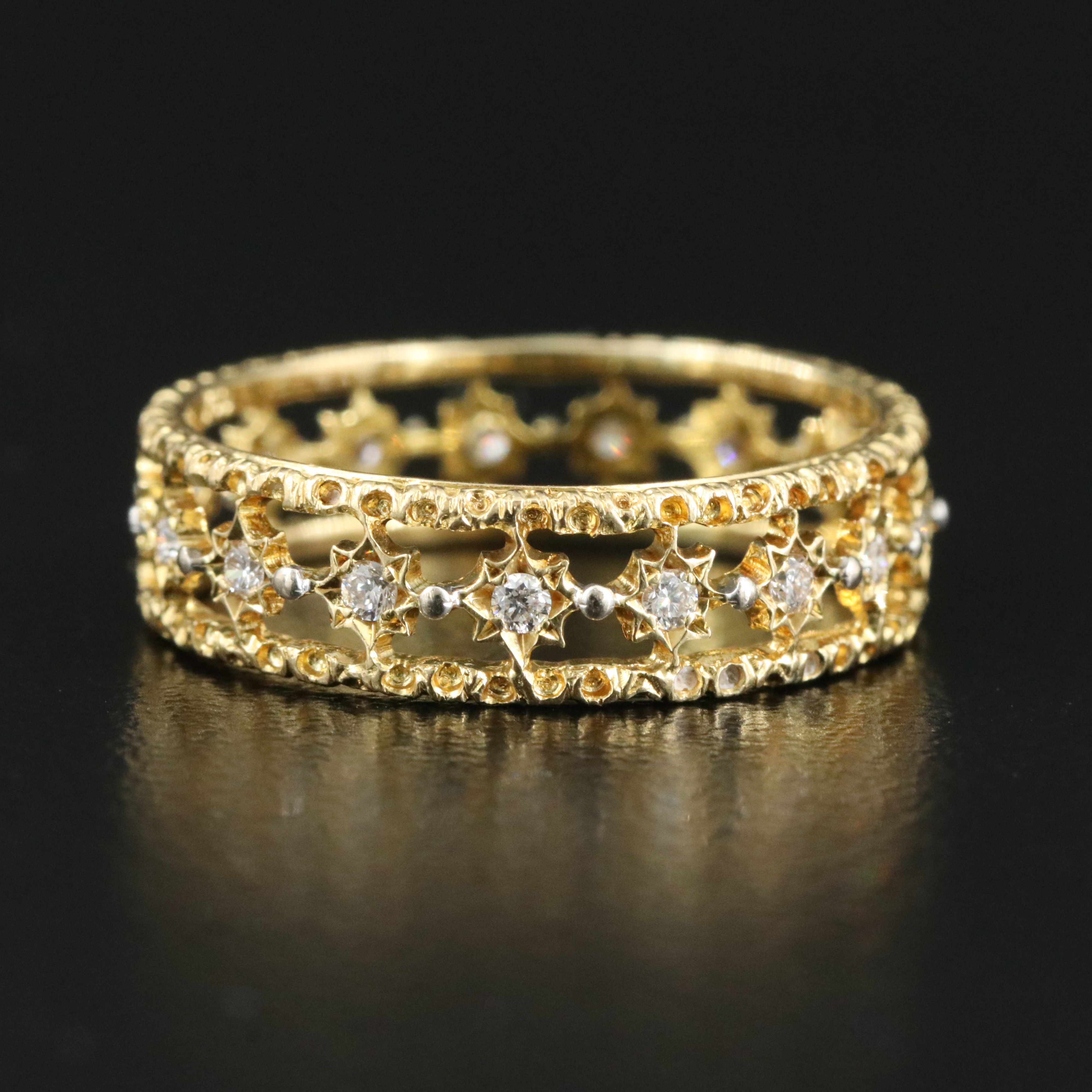 18K 0.25 CTW Diamond Star Band