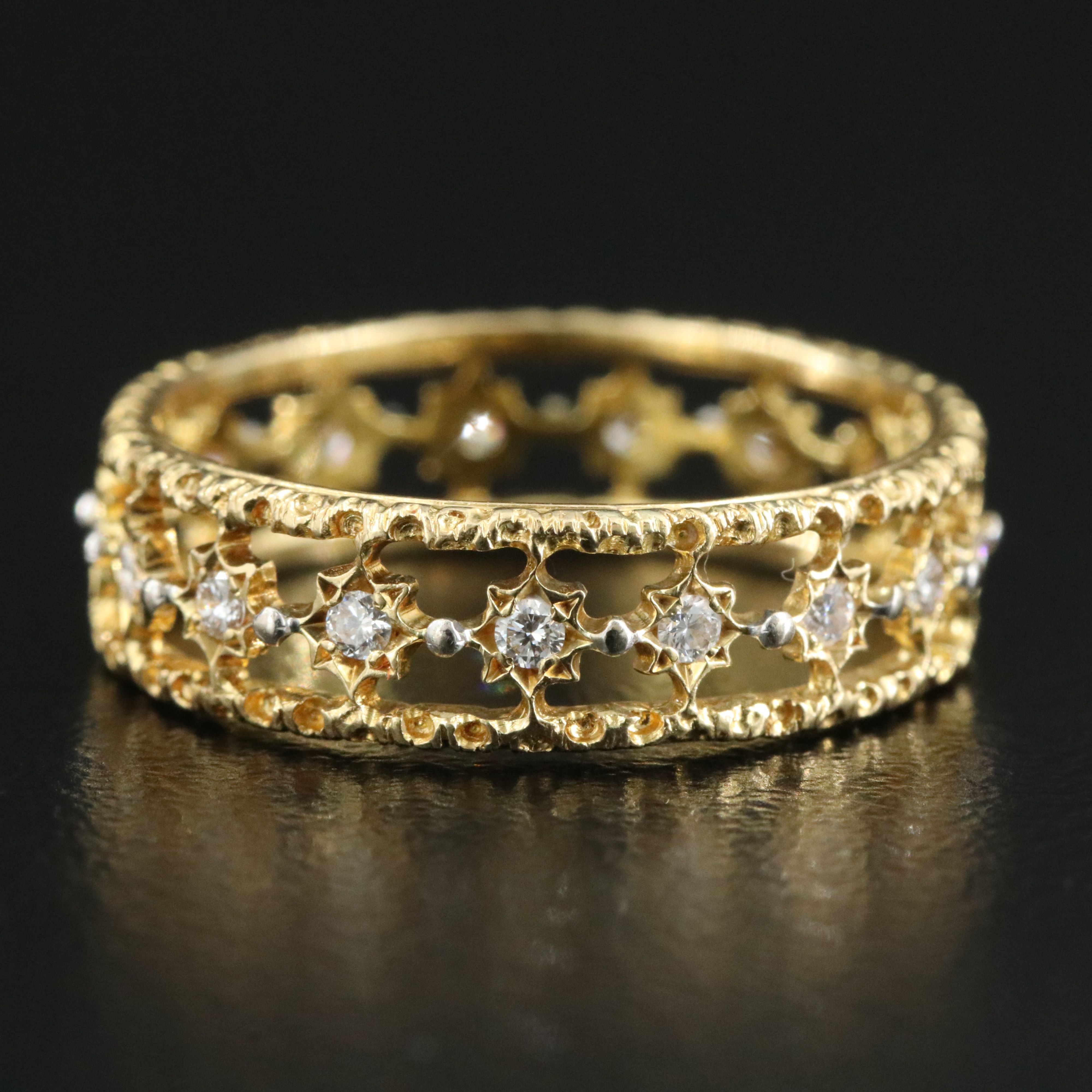 18K 0.25 CTW Diamond Star Band