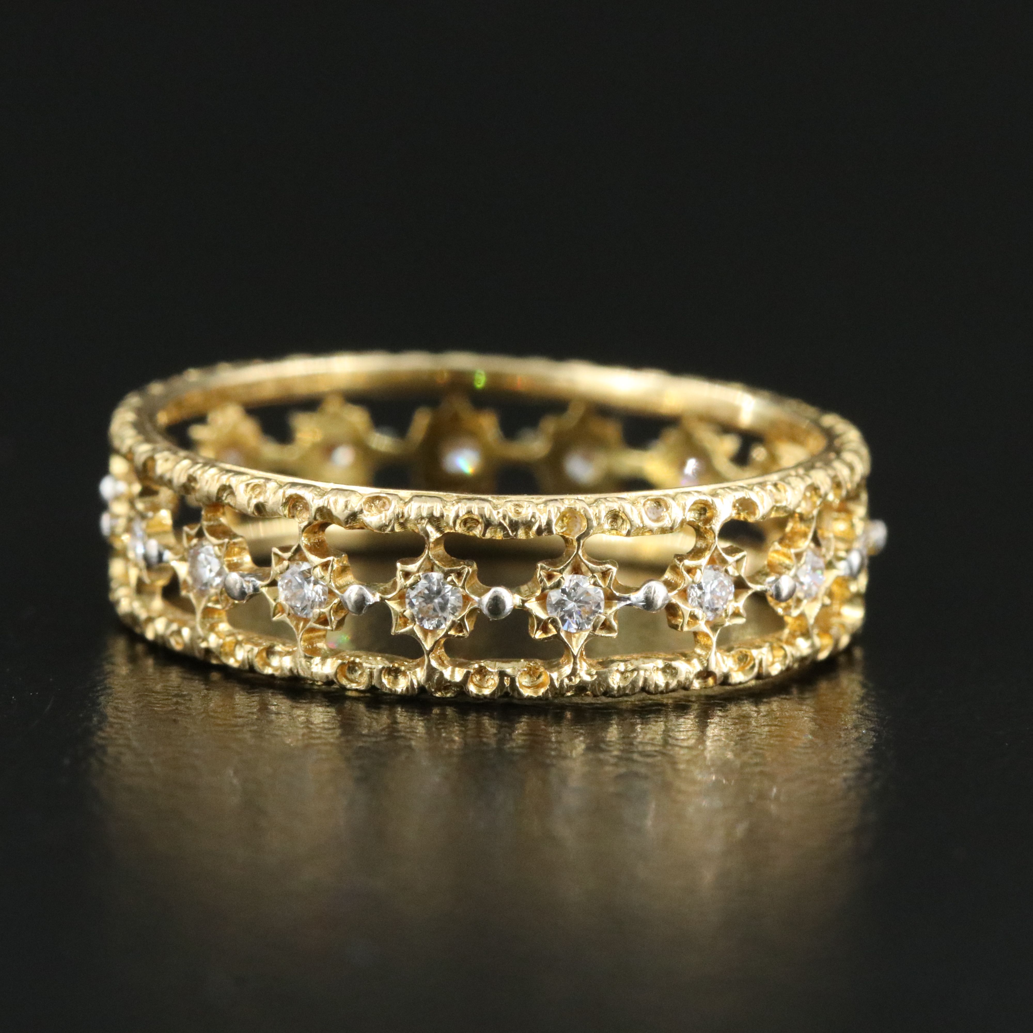 18K 0.25 CTW Diamond Star Band