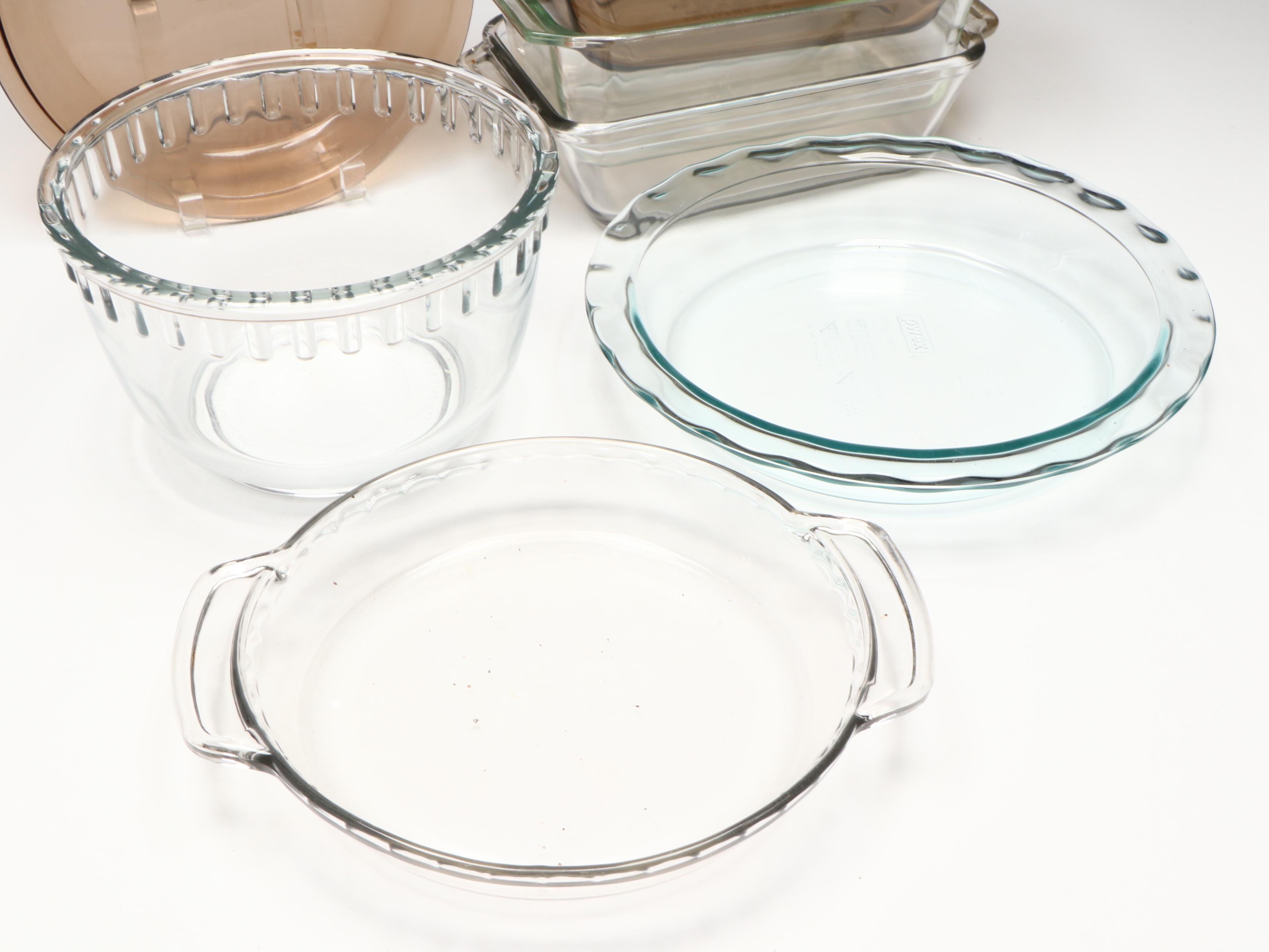 Pyrex with Other Loaf Pans, Pie Pans, Bowls and More Bakeware