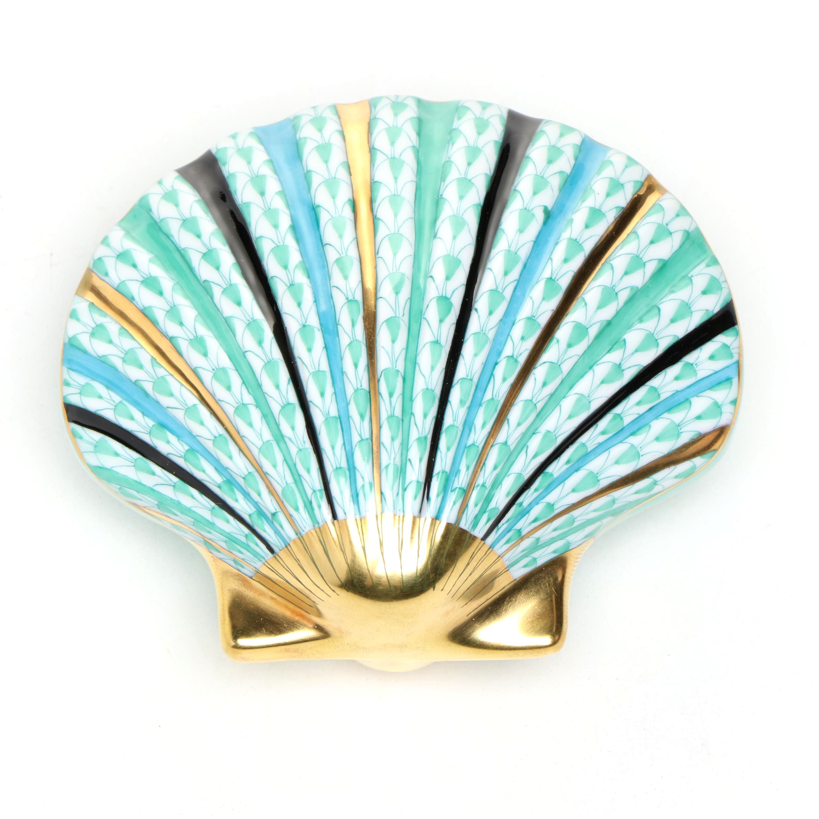 Herend Green Fishnet with Gold "Scallop Shell" Porcelain Figurine, 1997