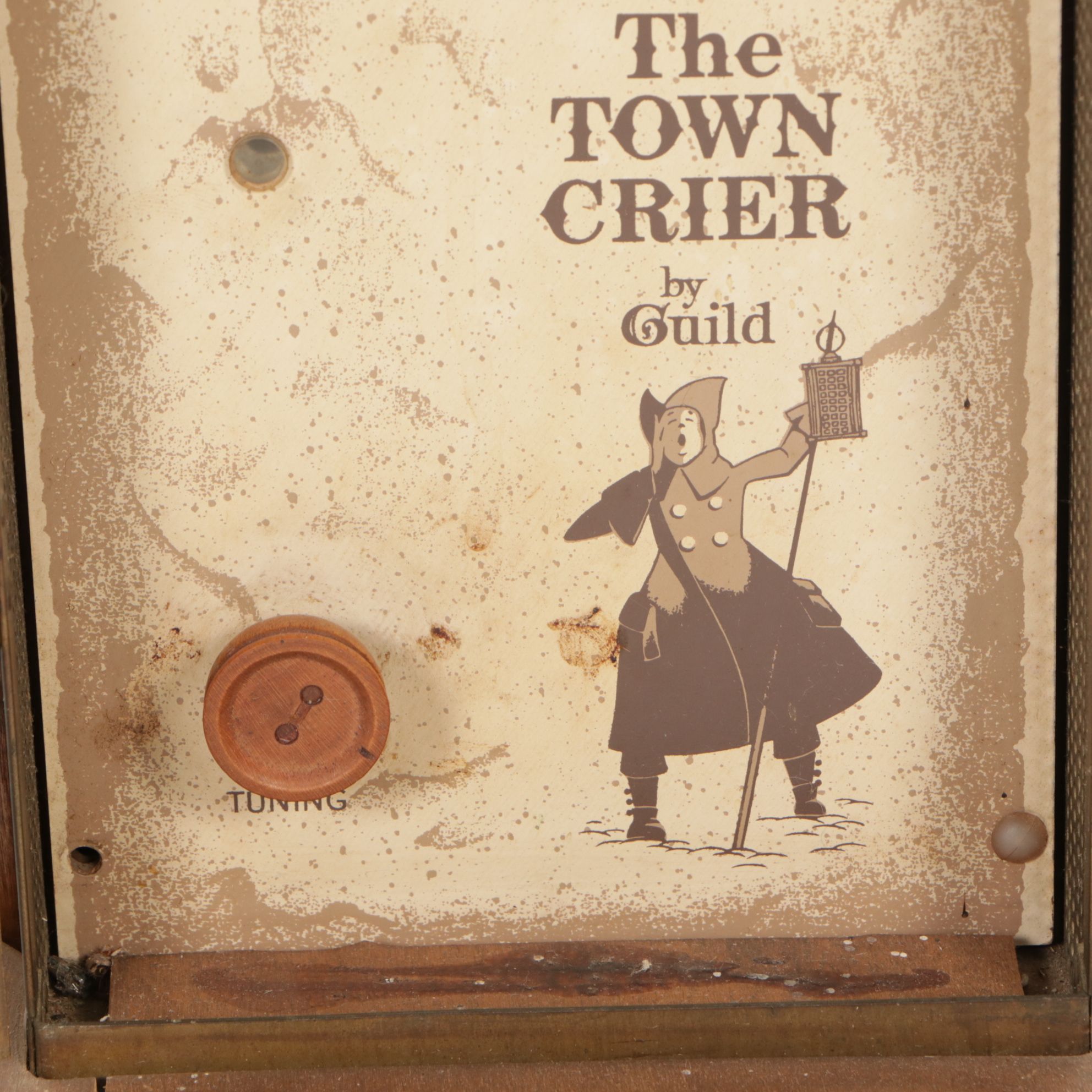 Guild "The Town Crier" AM/FM Tube Radio Model 380T