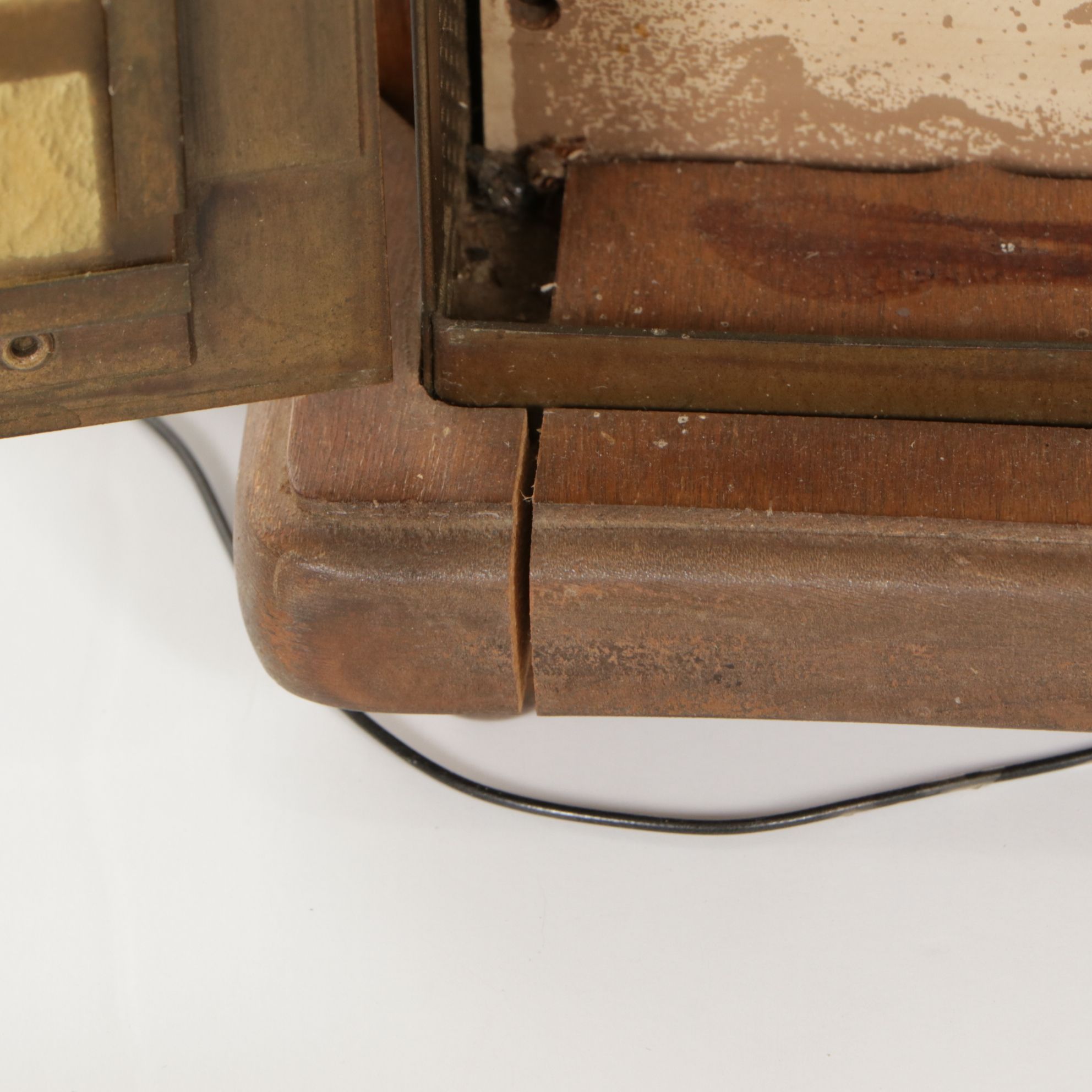 Guild "The Town Crier" AM/FM Tube Radio Model 380T