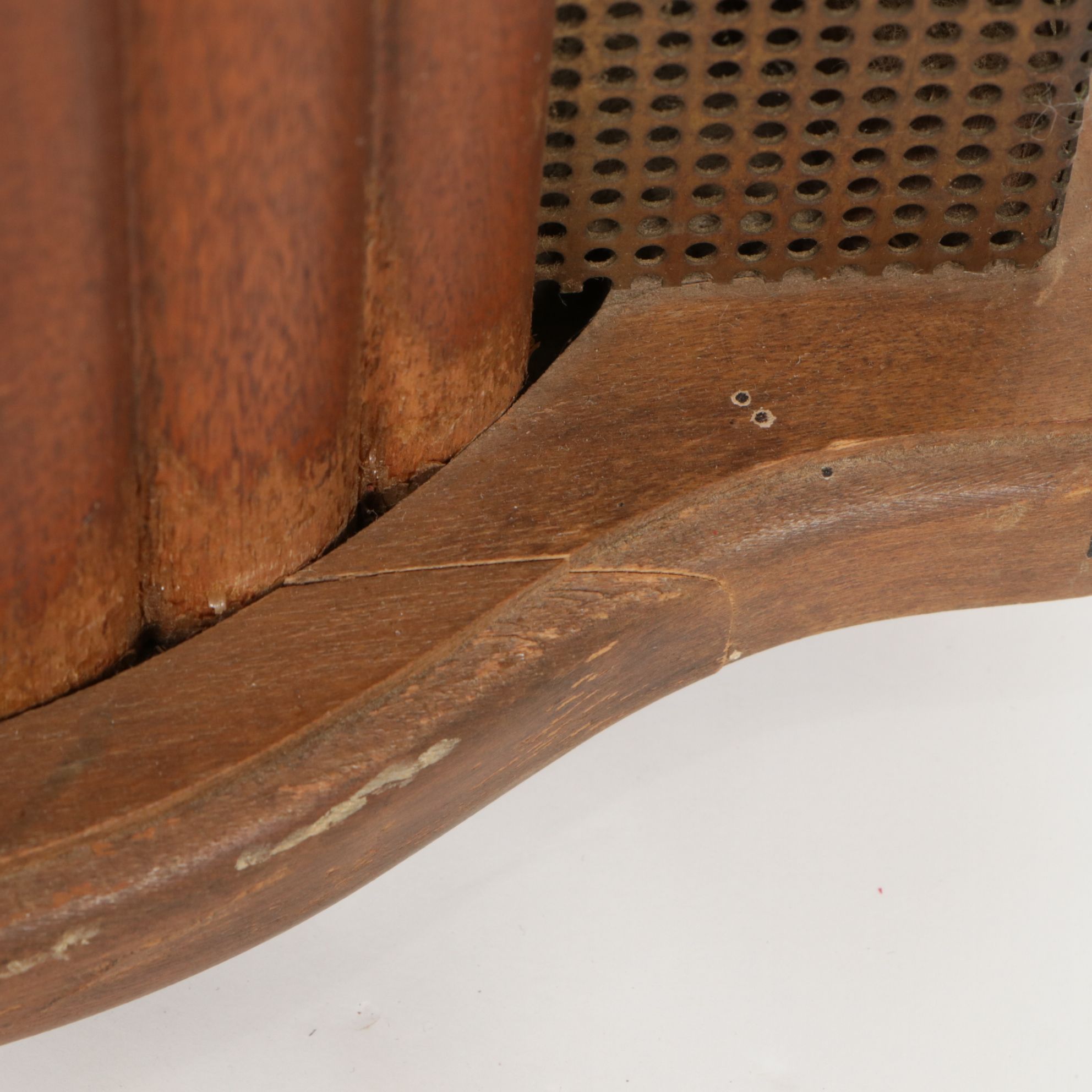 Guild "The Town Crier" AM/FM Tube Radio Model 380T