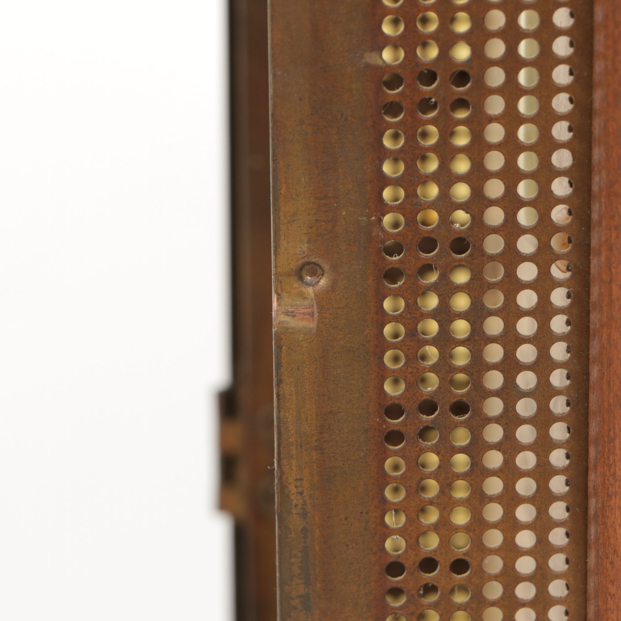 Guild "The Town Crier" AM/FM Tube Radio Model 380T