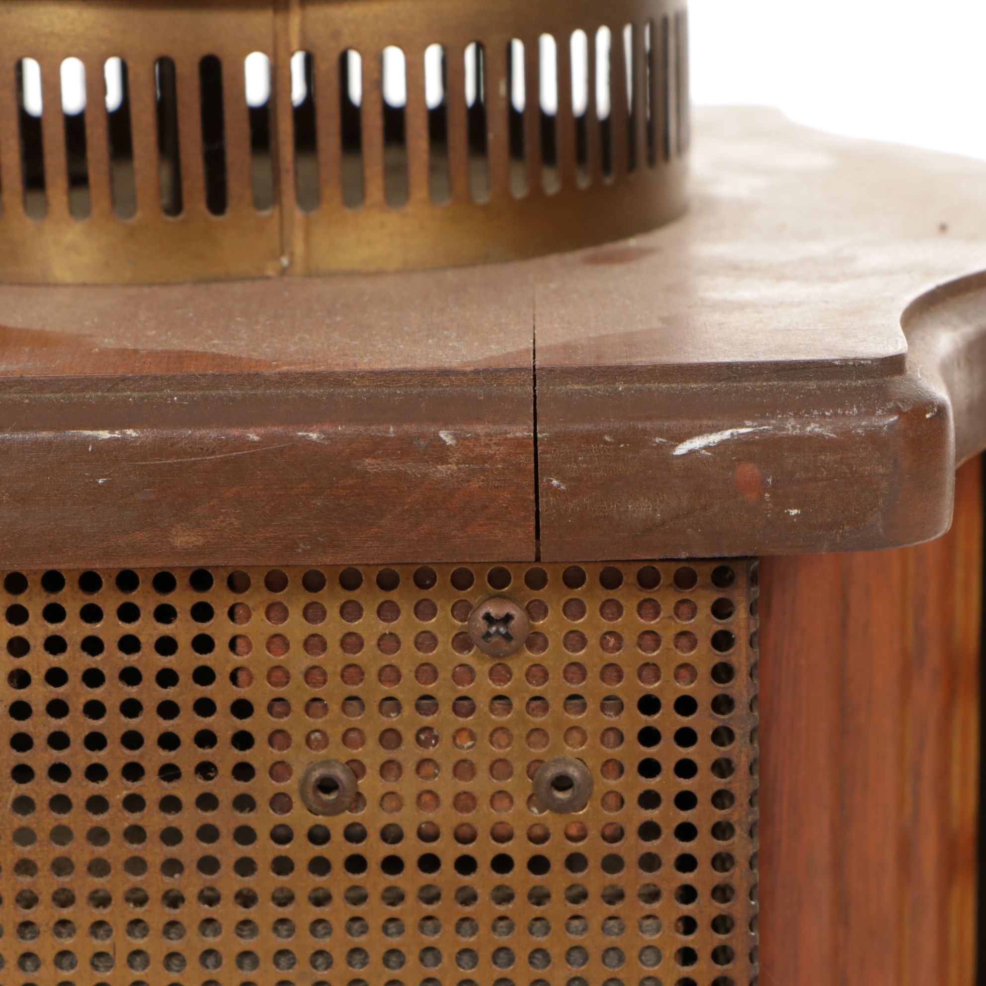 Guild "The Town Crier" AM/FM Tube Radio Model 380T