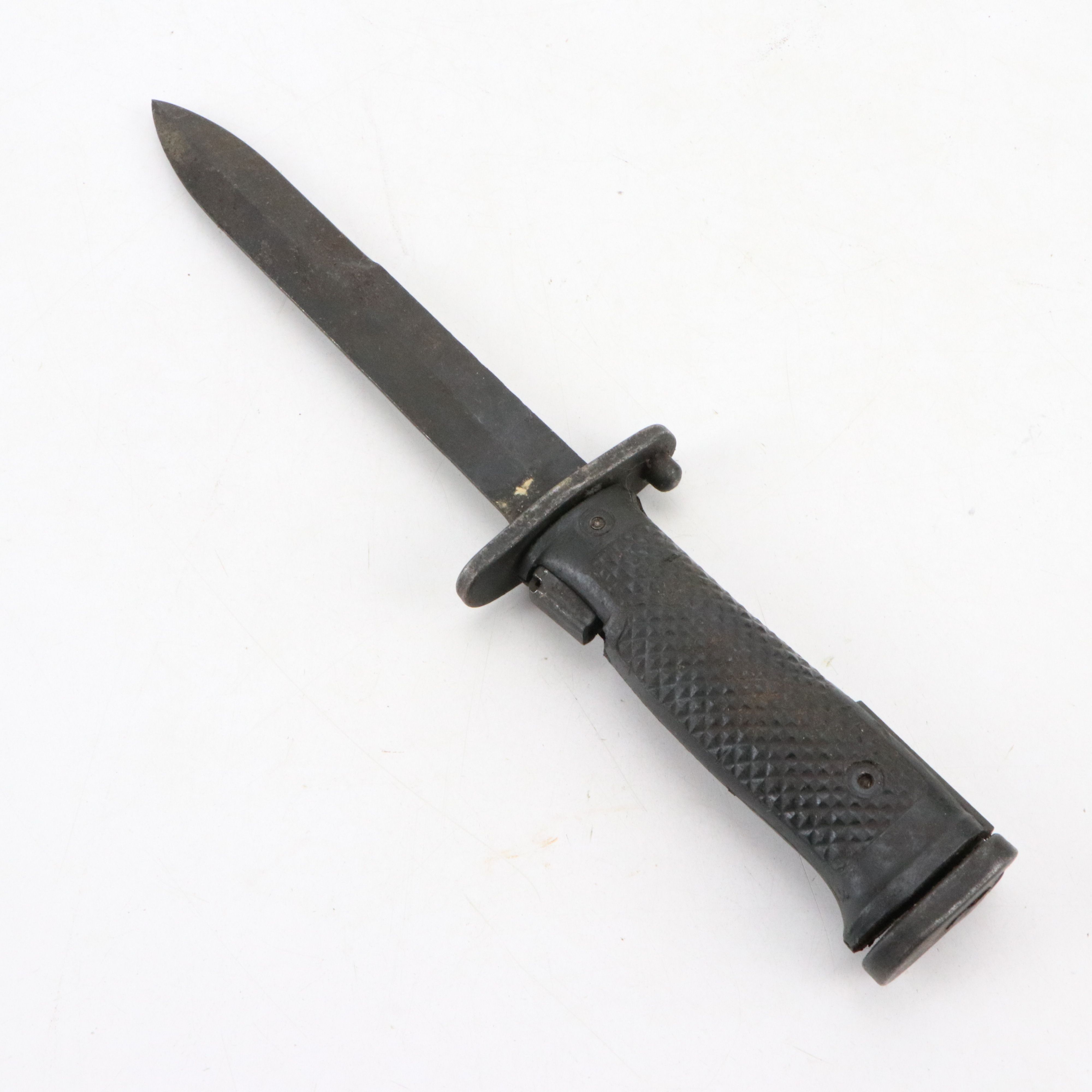 Vietnam War Era M5A1 Bayonets with MK2 Style Fighting Knife