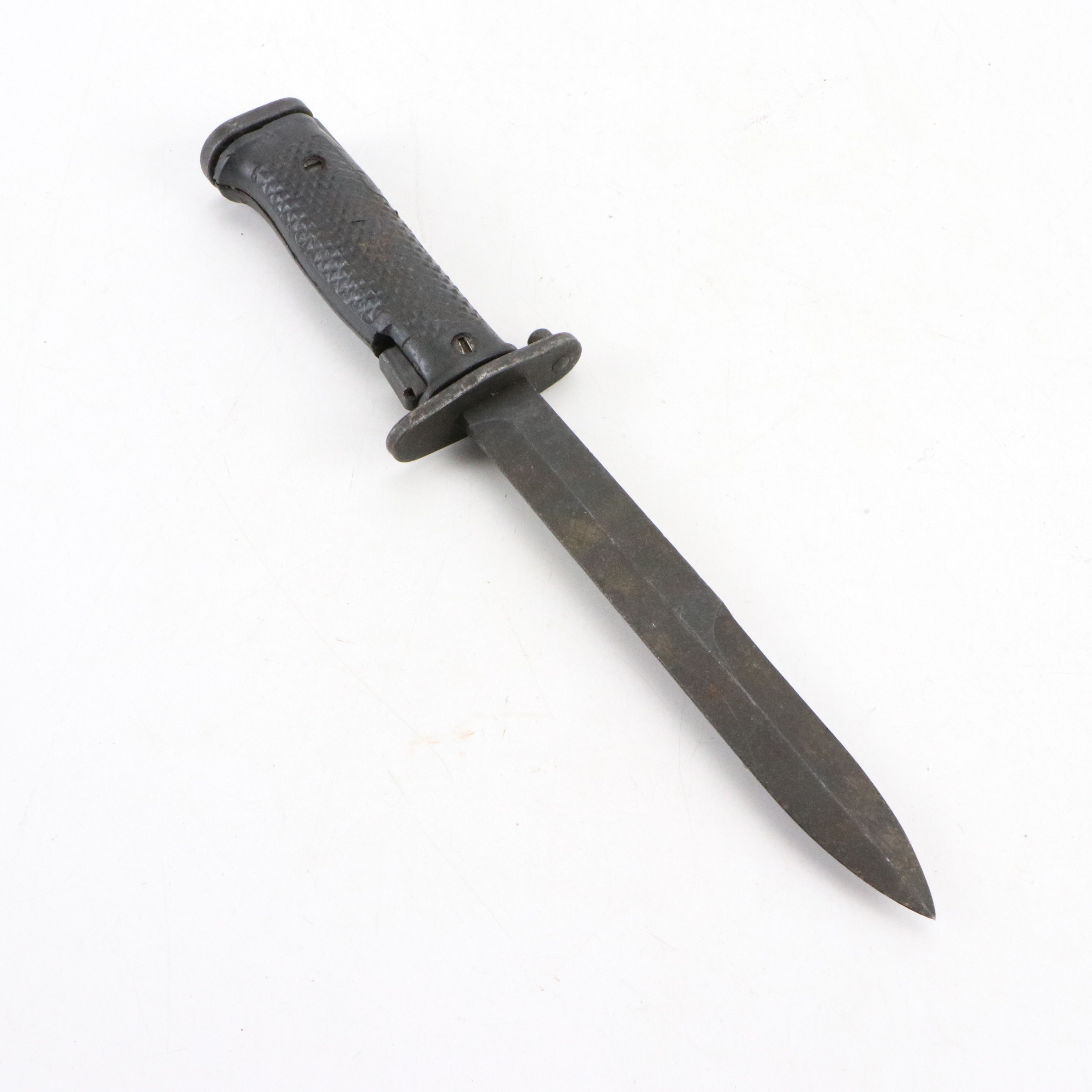 Vietnam War Era M5A1 Bayonets with MK2 Style Fighting Knife
