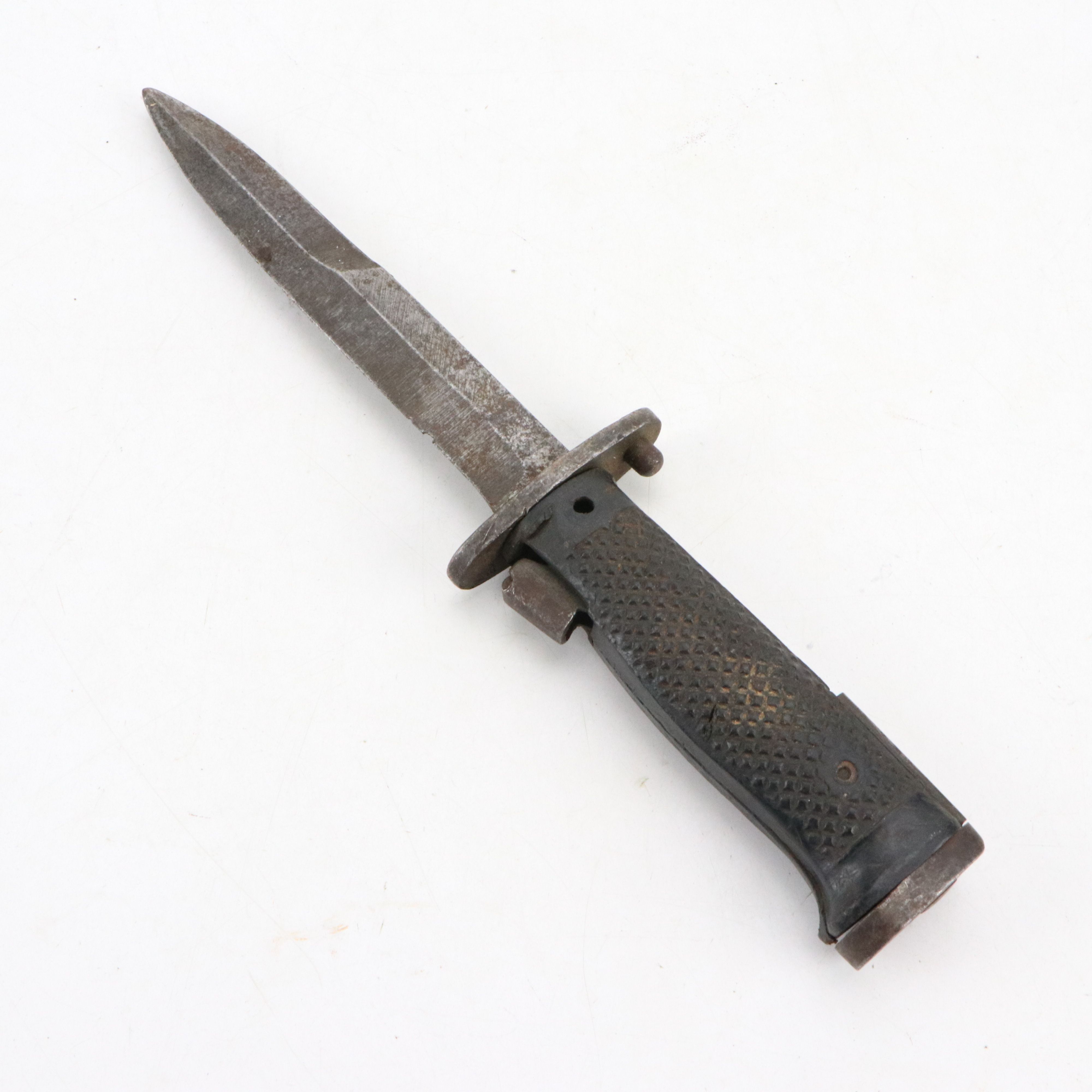 Vietnam War Era M5A1 Bayonets with MK2 Style Fighting Knife