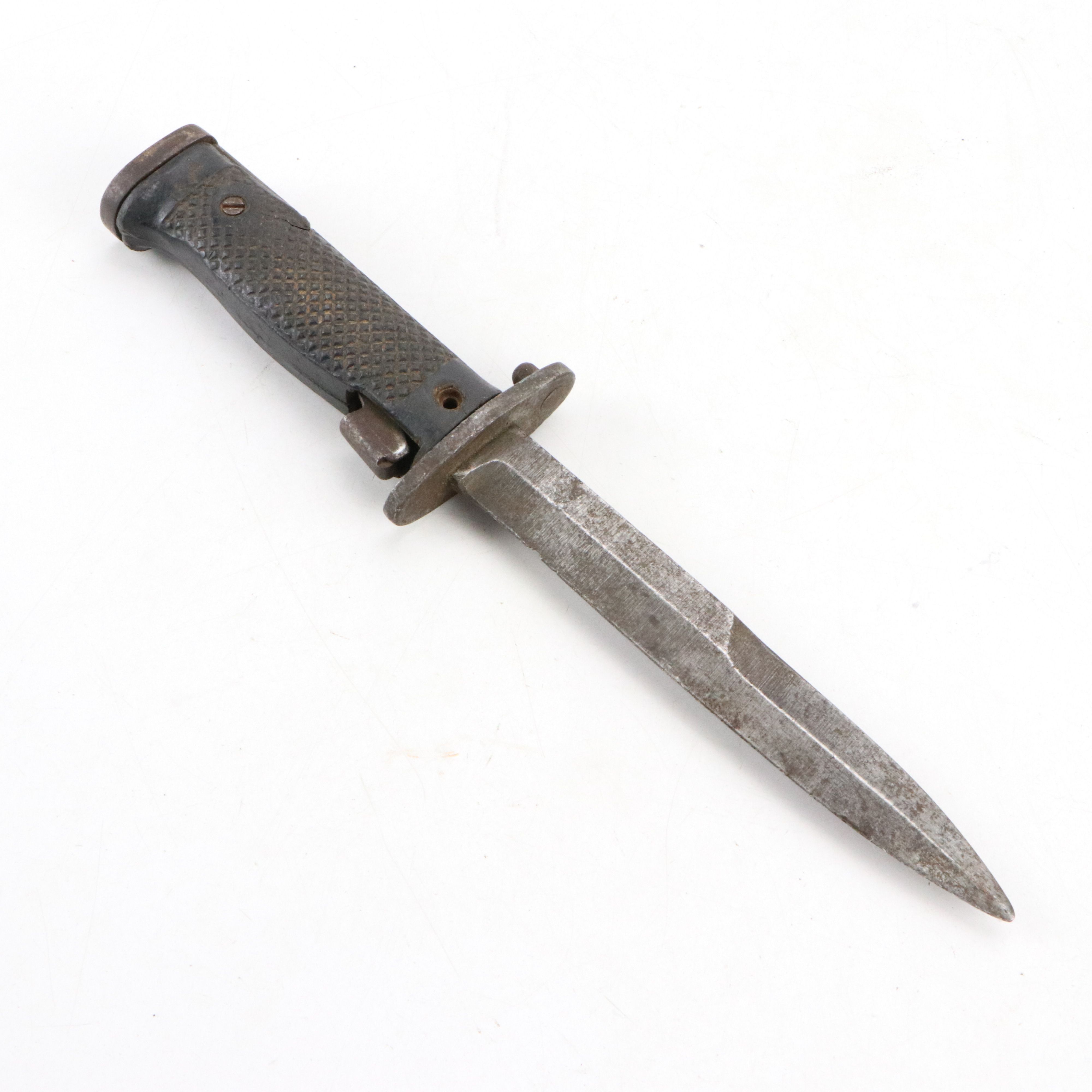 Vietnam War Era M5A1 Bayonets with MK2 Style Fighting Knife