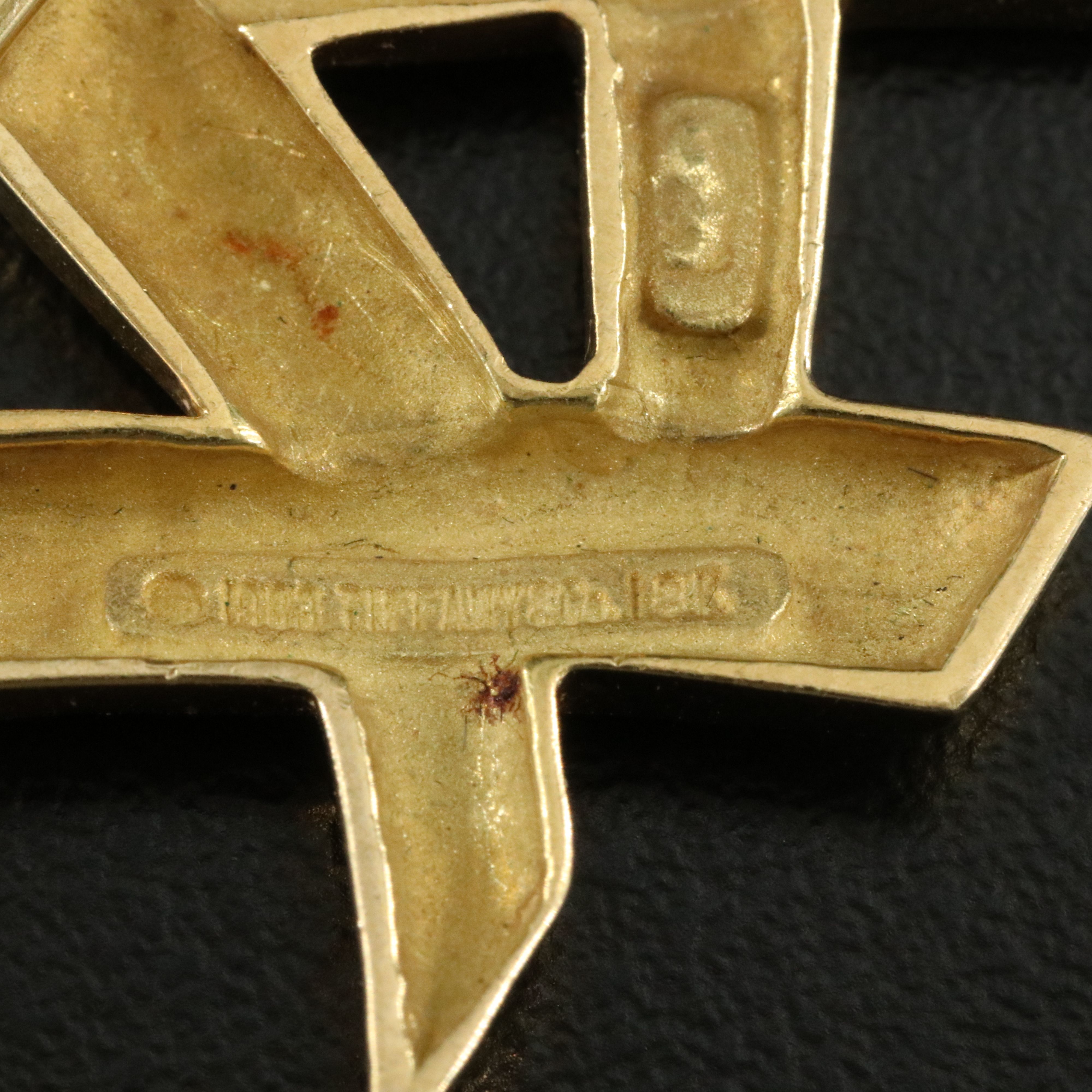 Paloma Picasso for Tiffany & Co. 18K Triple X Kisses Brooch