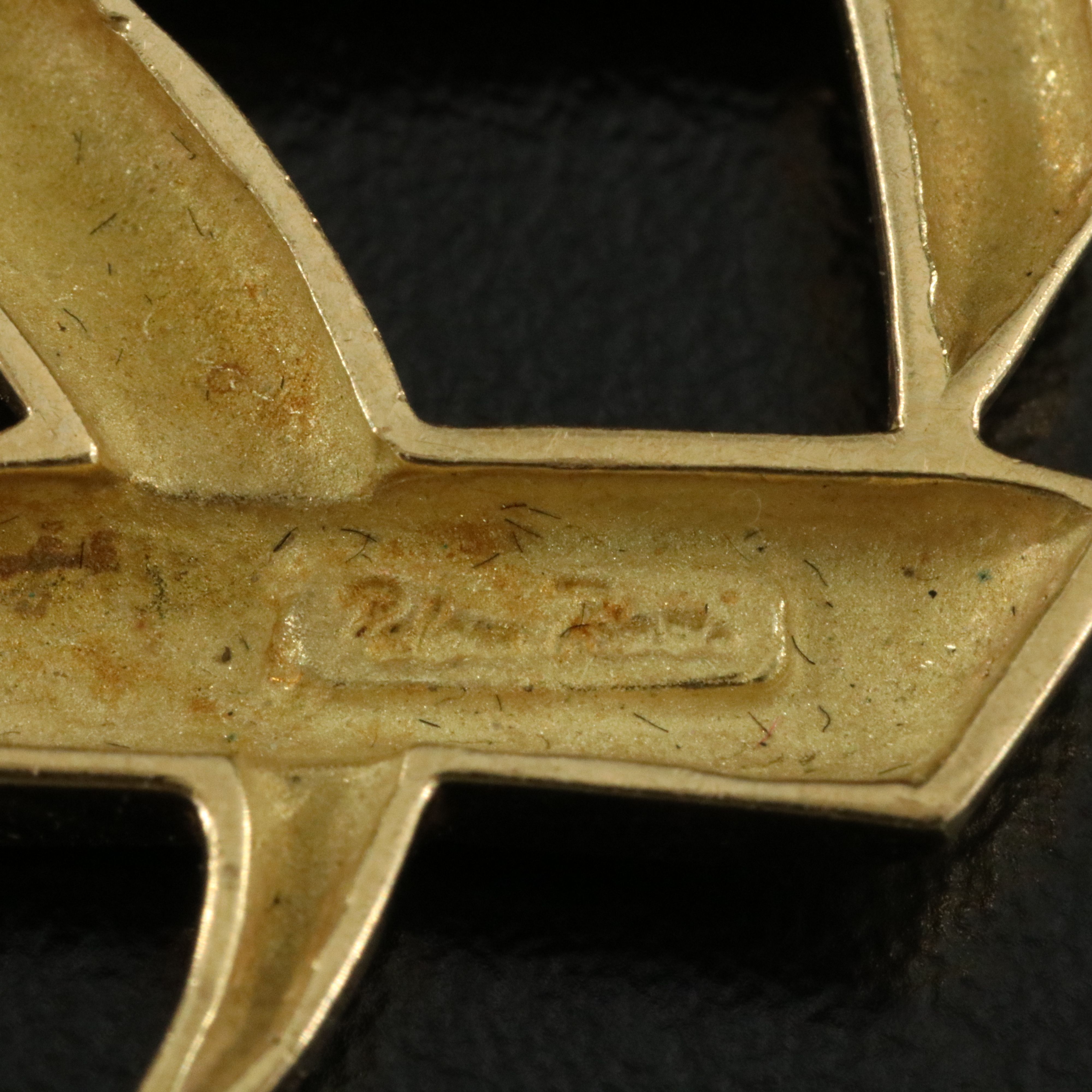 Paloma Picasso for Tiffany & Co. 18K Triple X Kisses Brooch