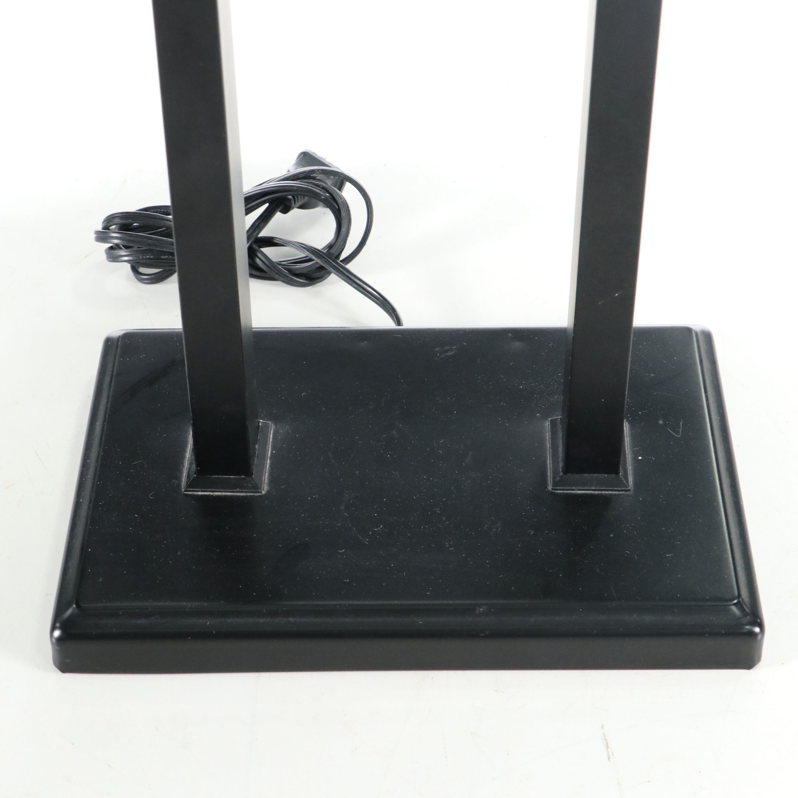 Postmodern Style Black Metal Table Lamp