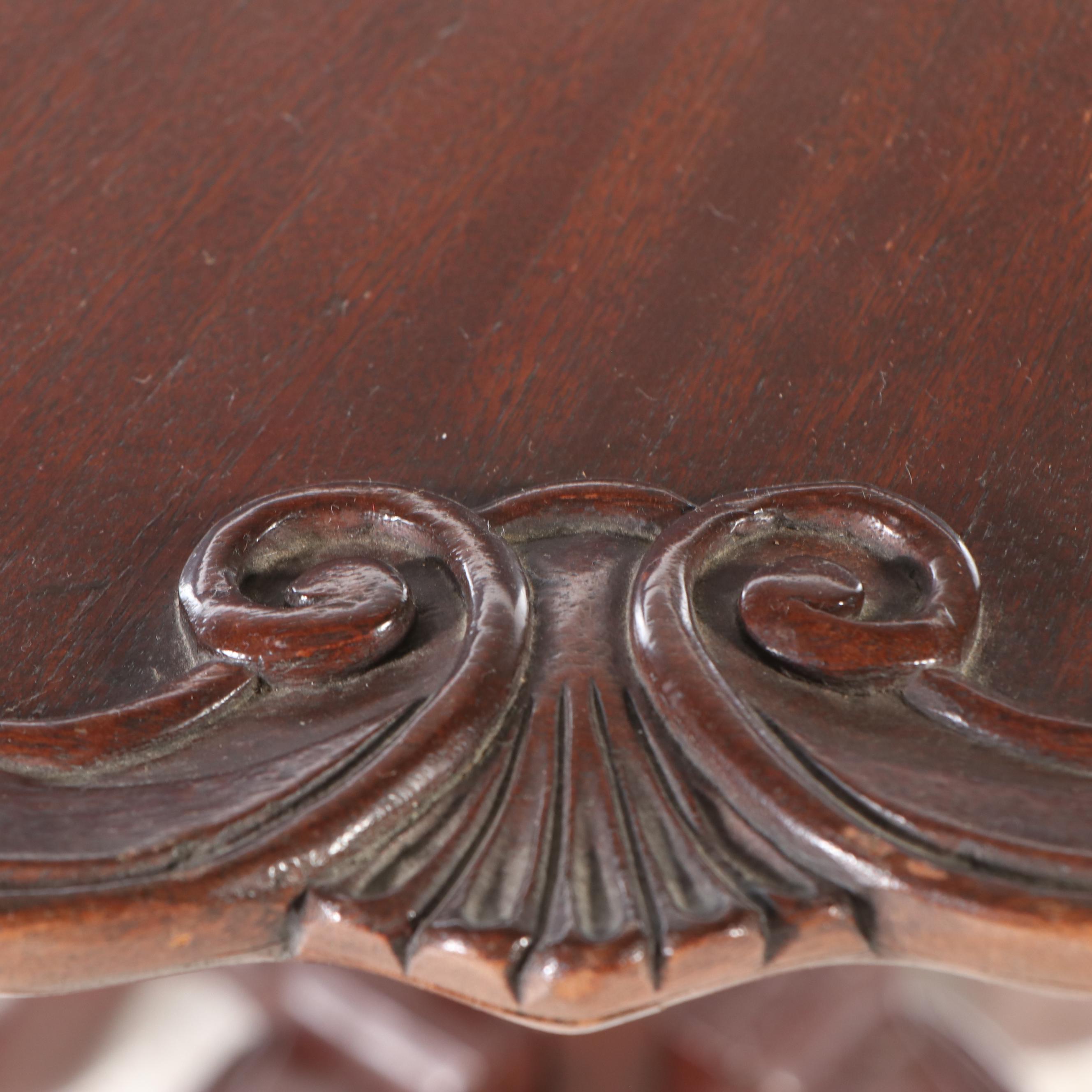 Chippendale Style Mahogany Piecrust Pedestal Table, 20th Century