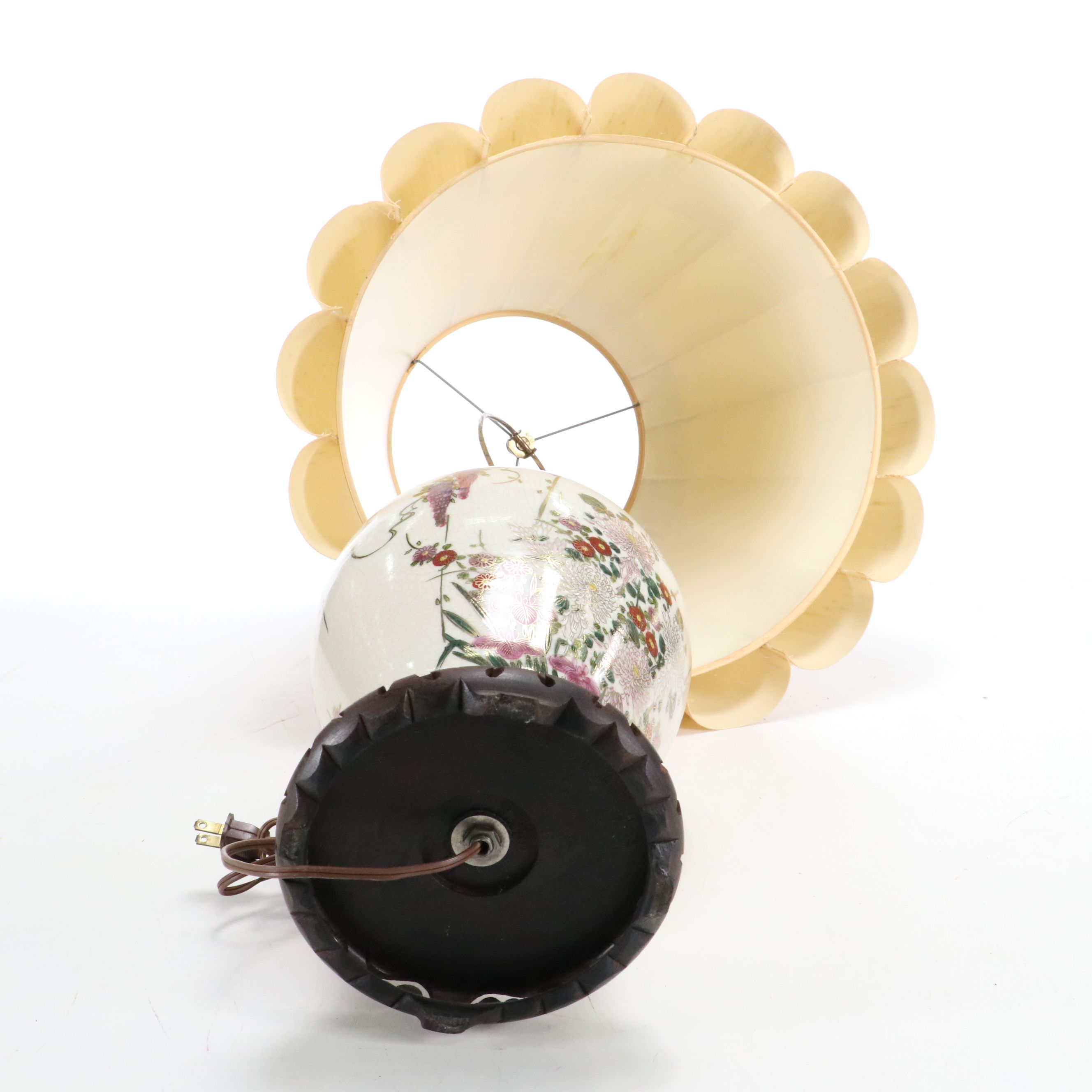Satsuma Style Porcelain Ginger Jar Table Lamp with Scalloped Shade
