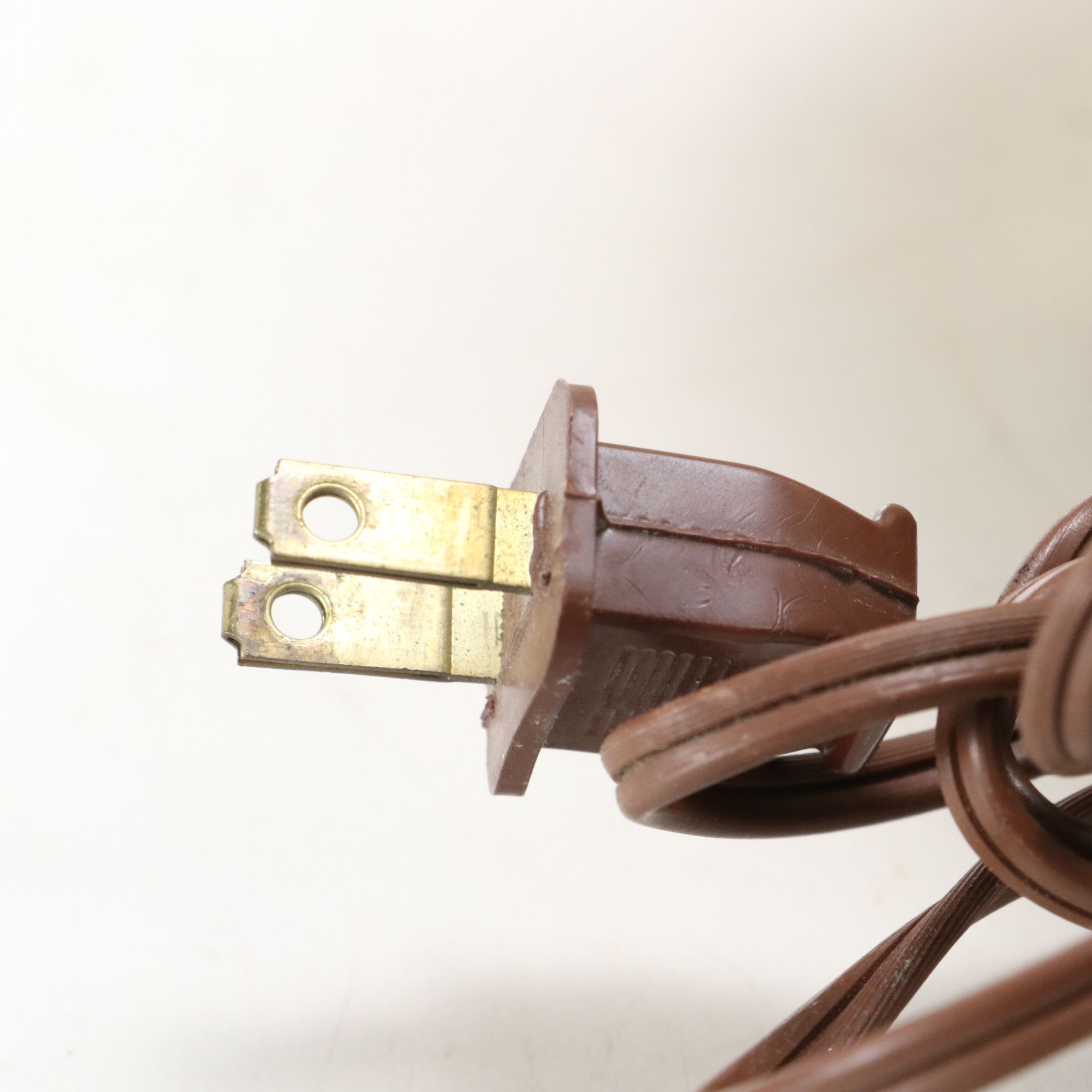 Satsuma Style Porcelain Ginger Jar Table Lamp with Scalloped Shade