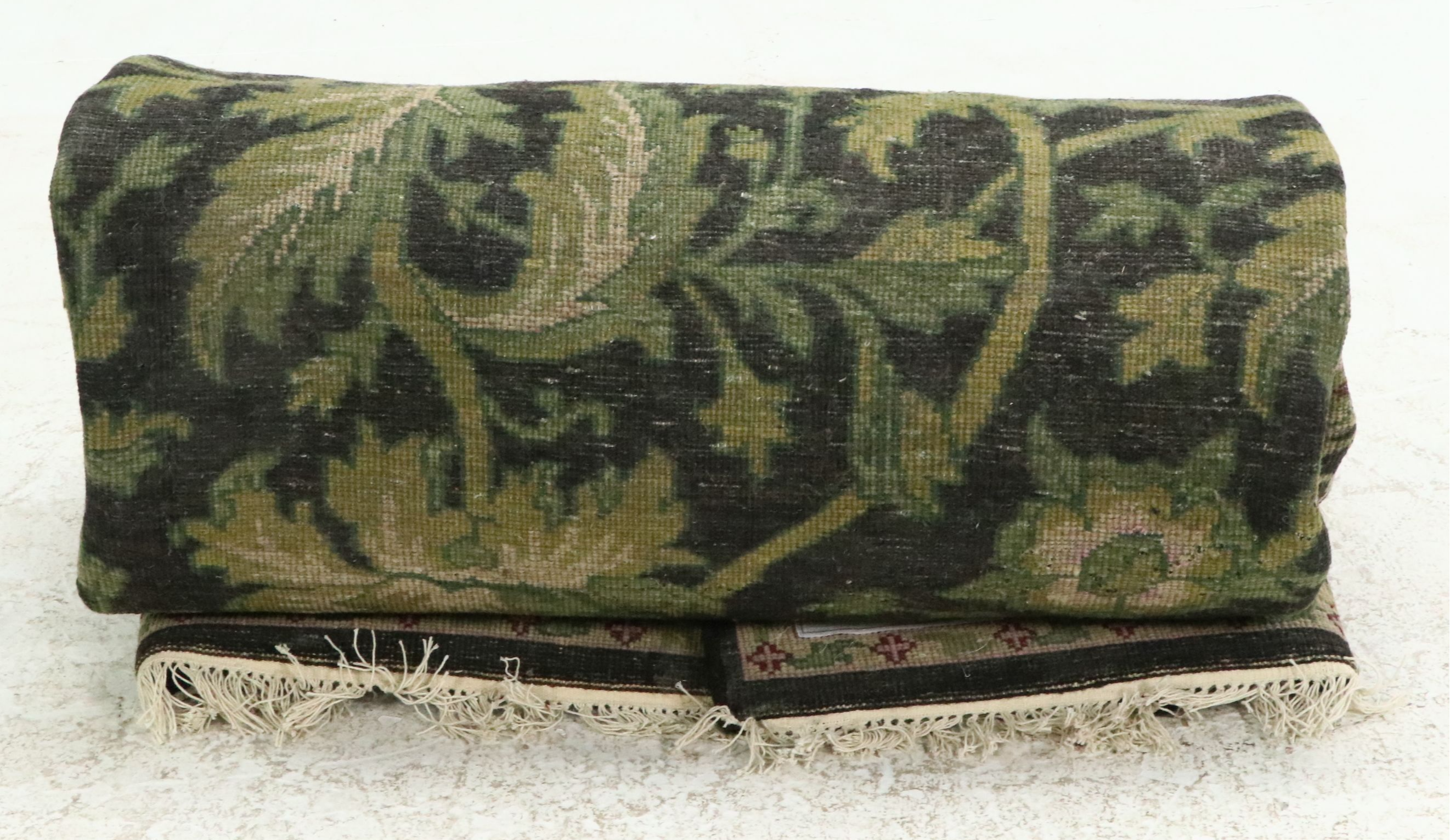 8'1 x 10'2 Hand-Knotted Indian Area Rug