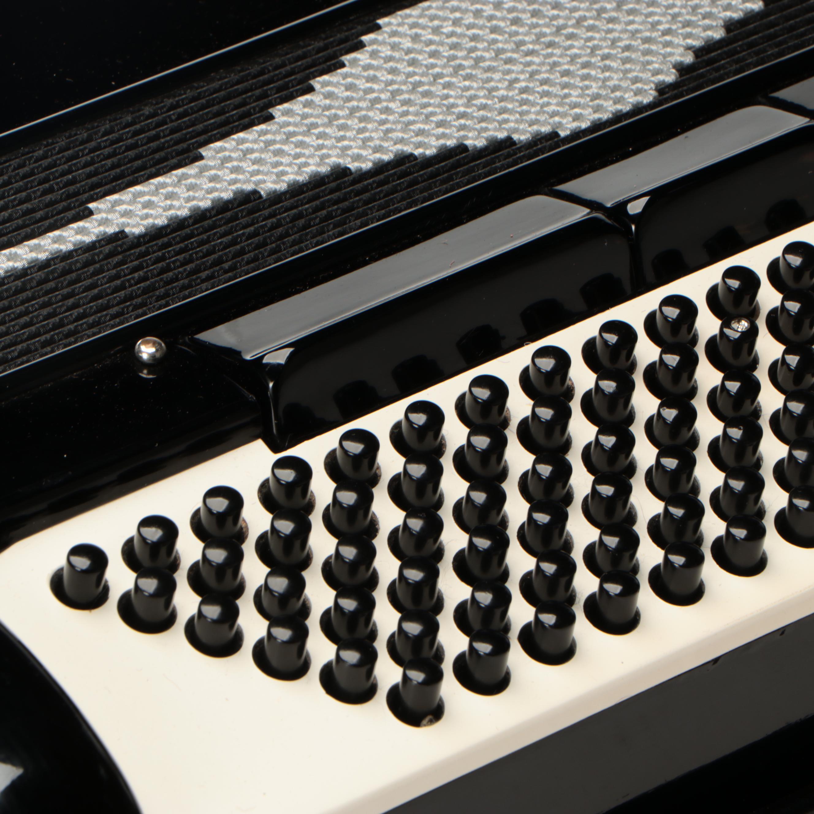 Lindo D95S Piano Accordion with Case