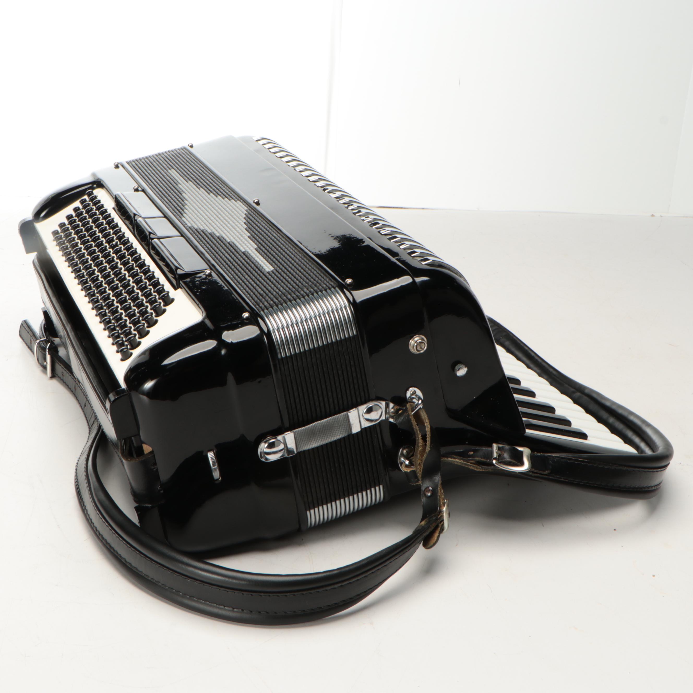 Lindo D95S Piano Accordion with Case