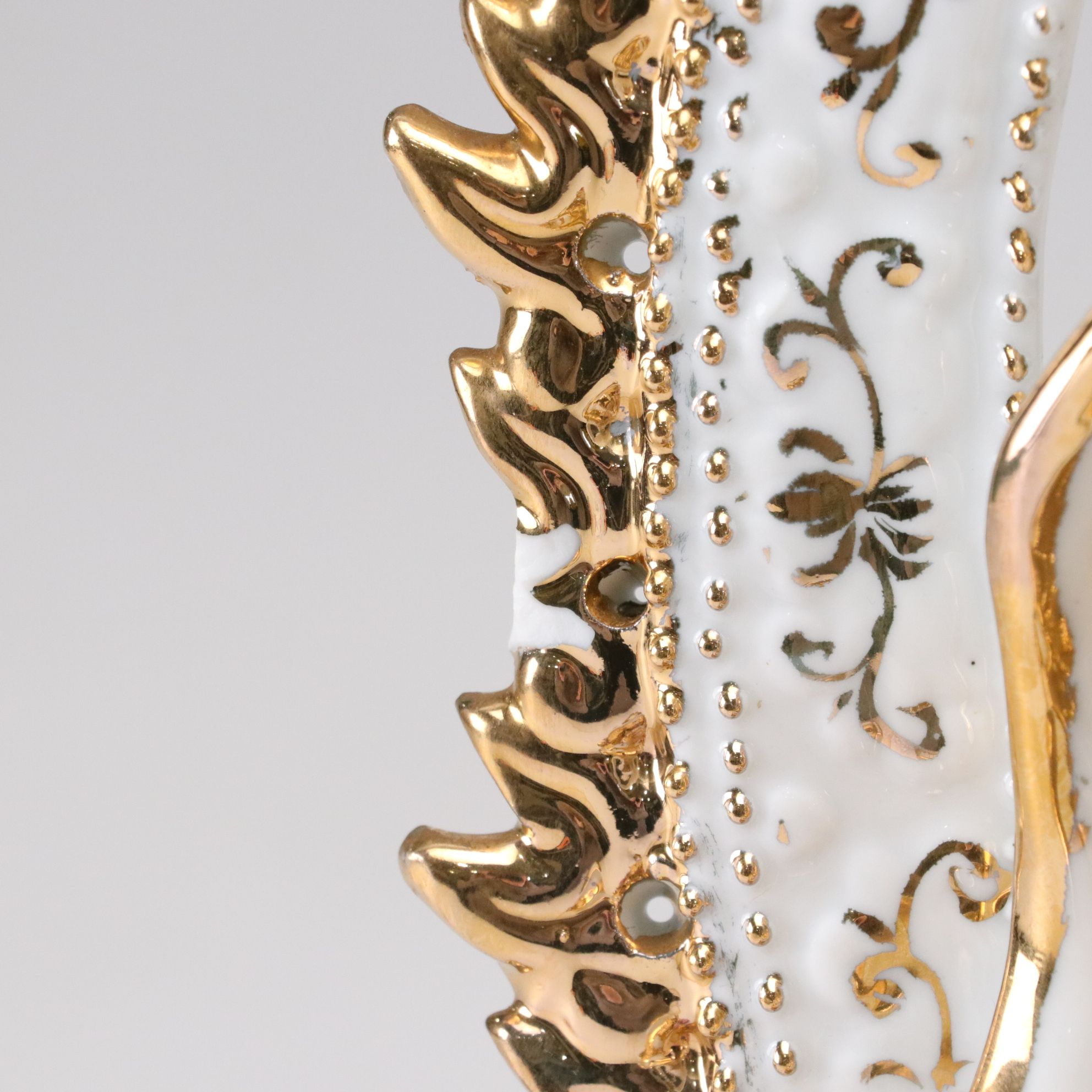 Chinese Guan Yin Seated Gilt Porcelain Figurine