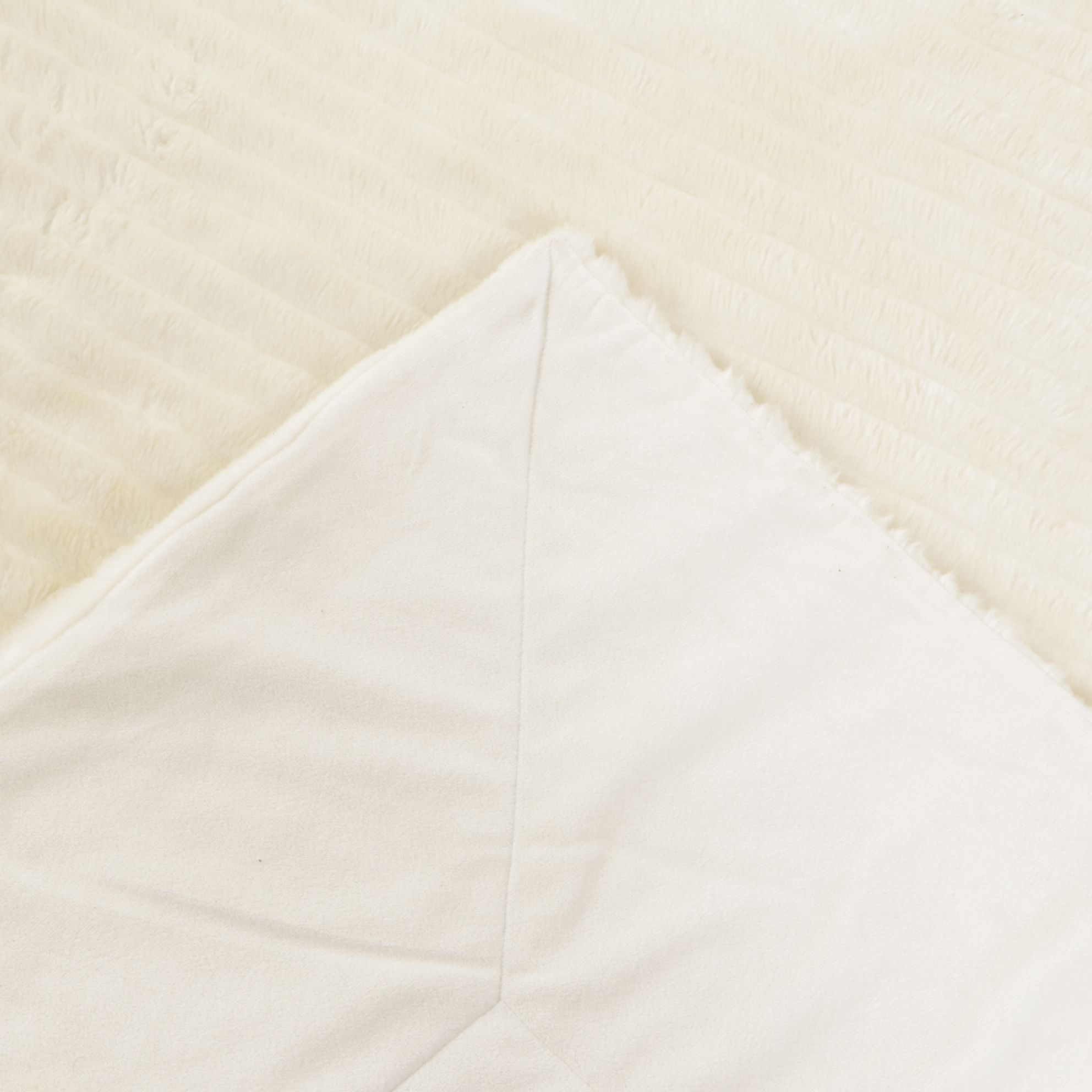 Vanity Living Ivory Faux Fur Throw Blanket