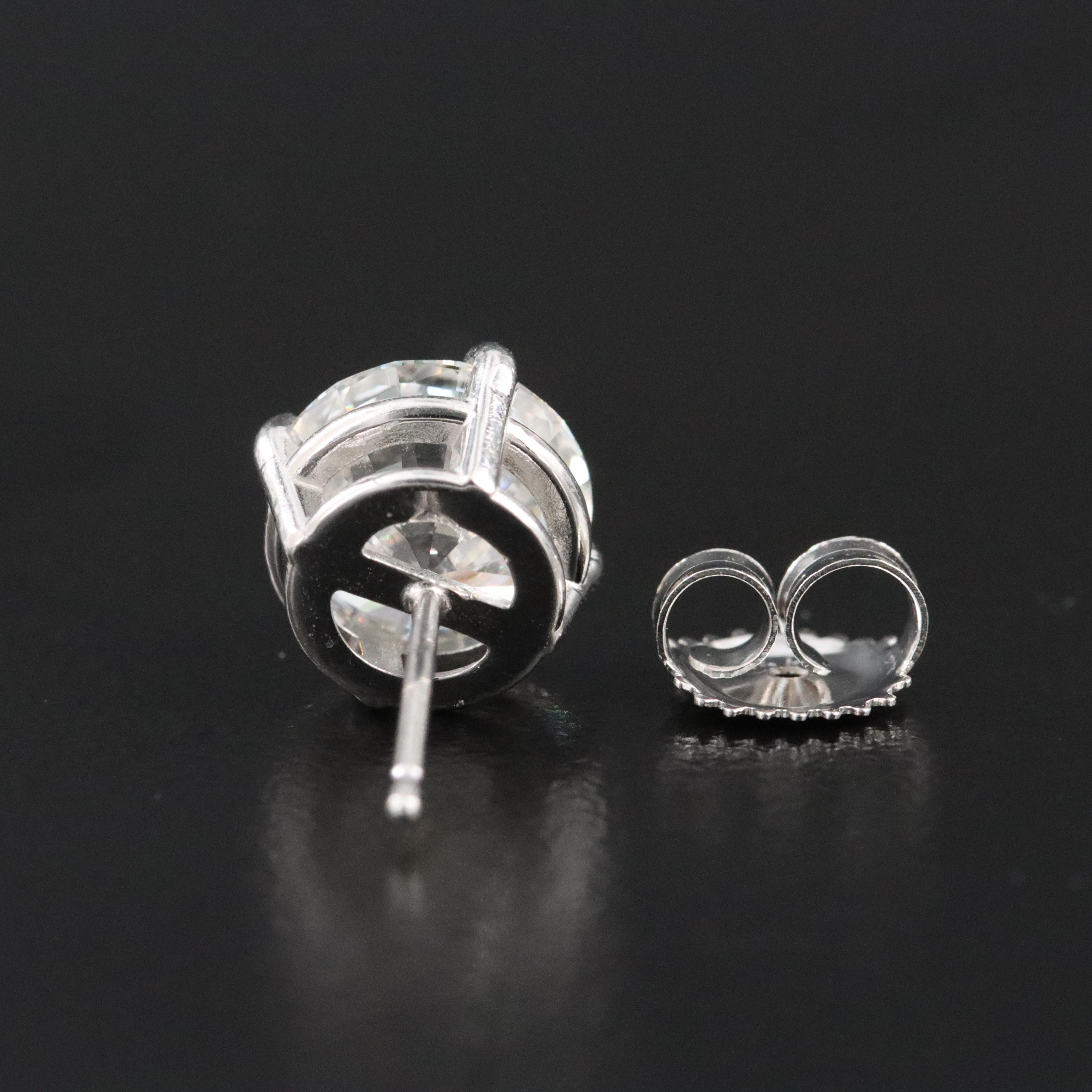 14K 2.09 CT Lab Grown Diamond Single Earring with Online IGI Report