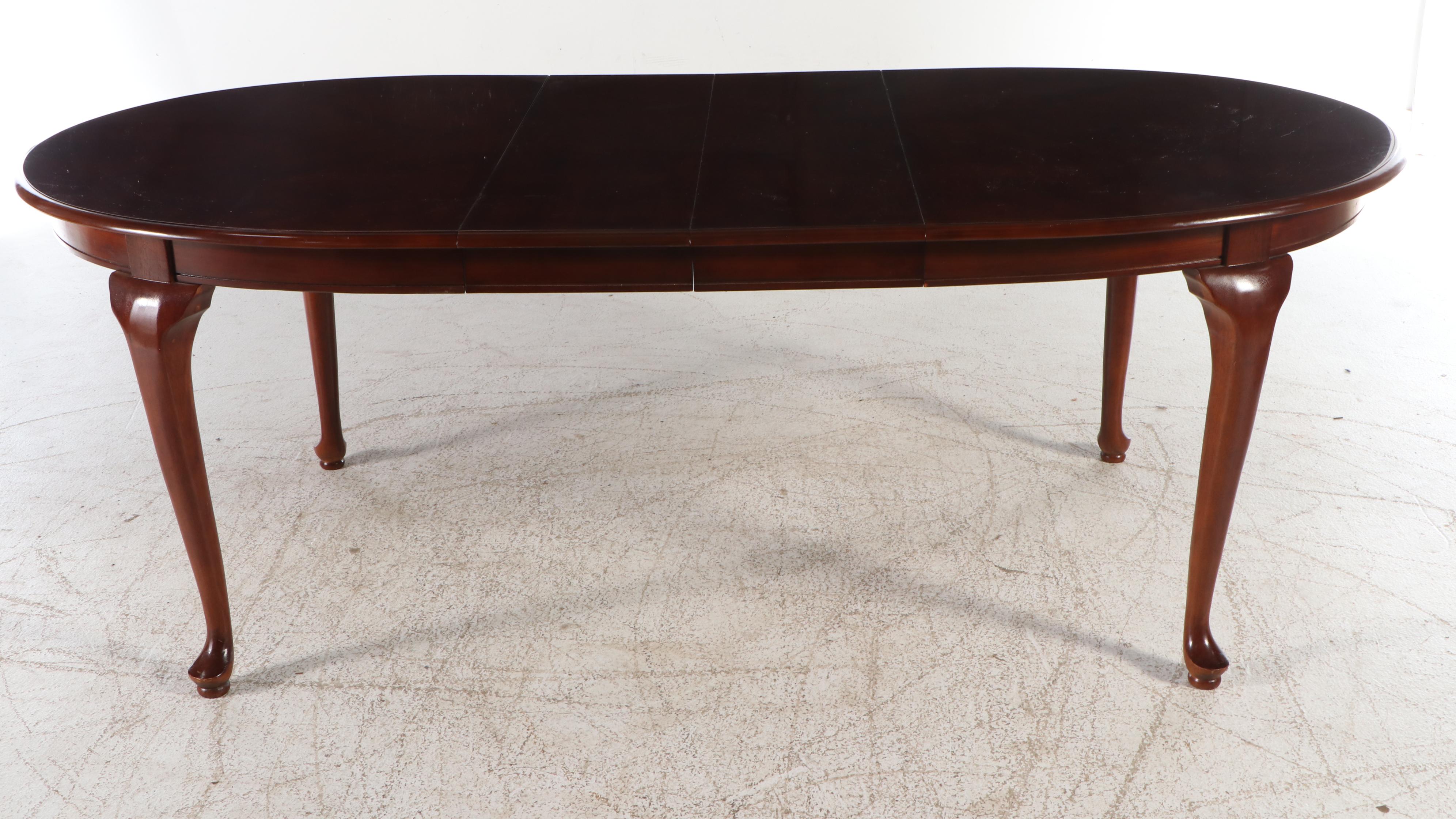 Universal Furniture Queen Anne Style Mahogany Dining Set