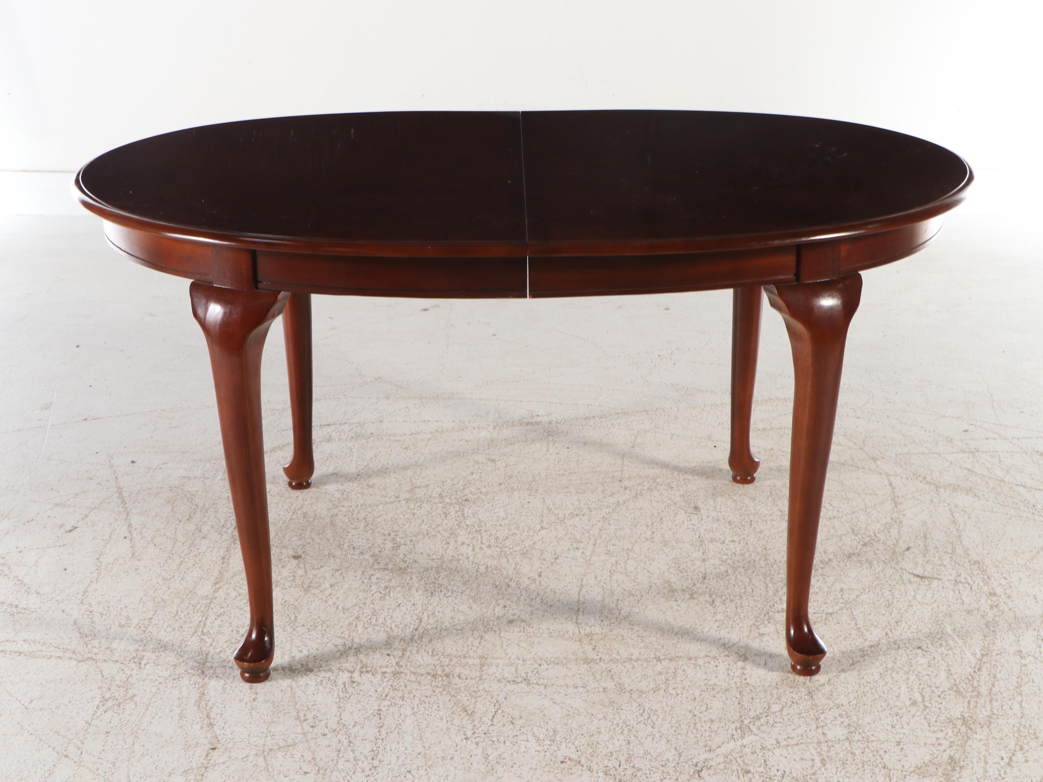 Universal Furniture Queen Anne Style Mahogany Dining Set