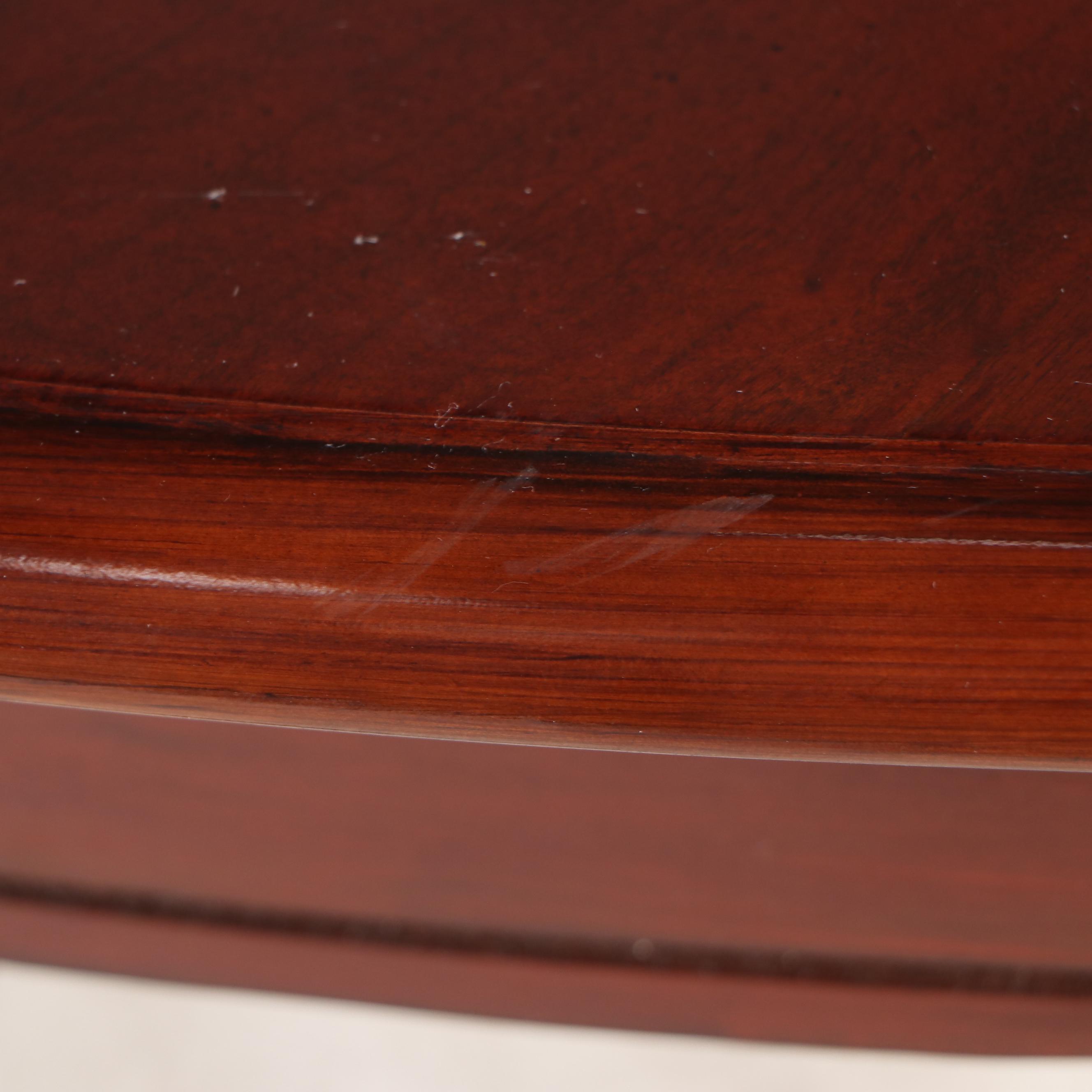 Universal Furniture Queen Anne Style Mahogany Dining Set