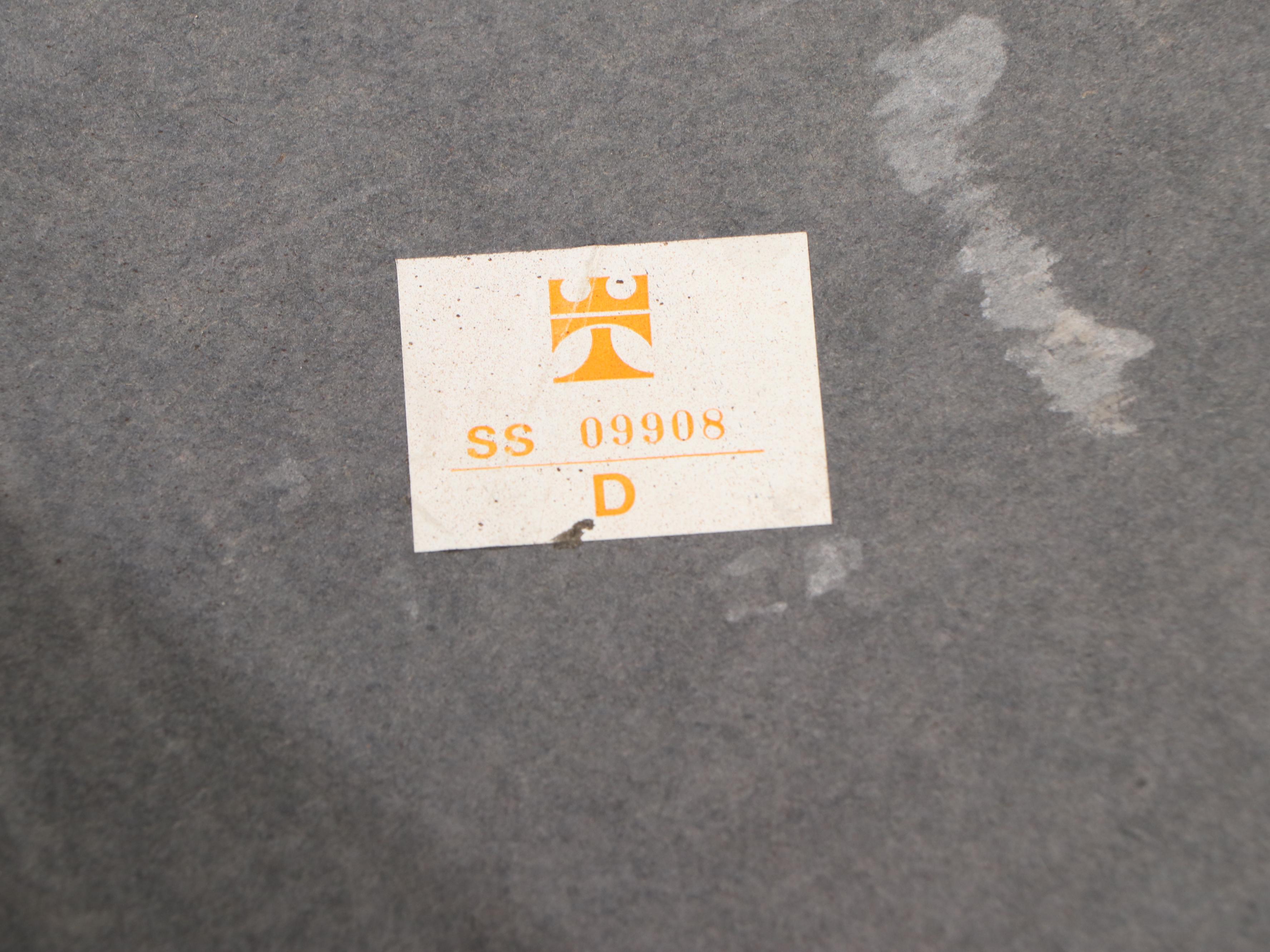 Universal Furniture Queen Anne Style Mahogany Dining Set