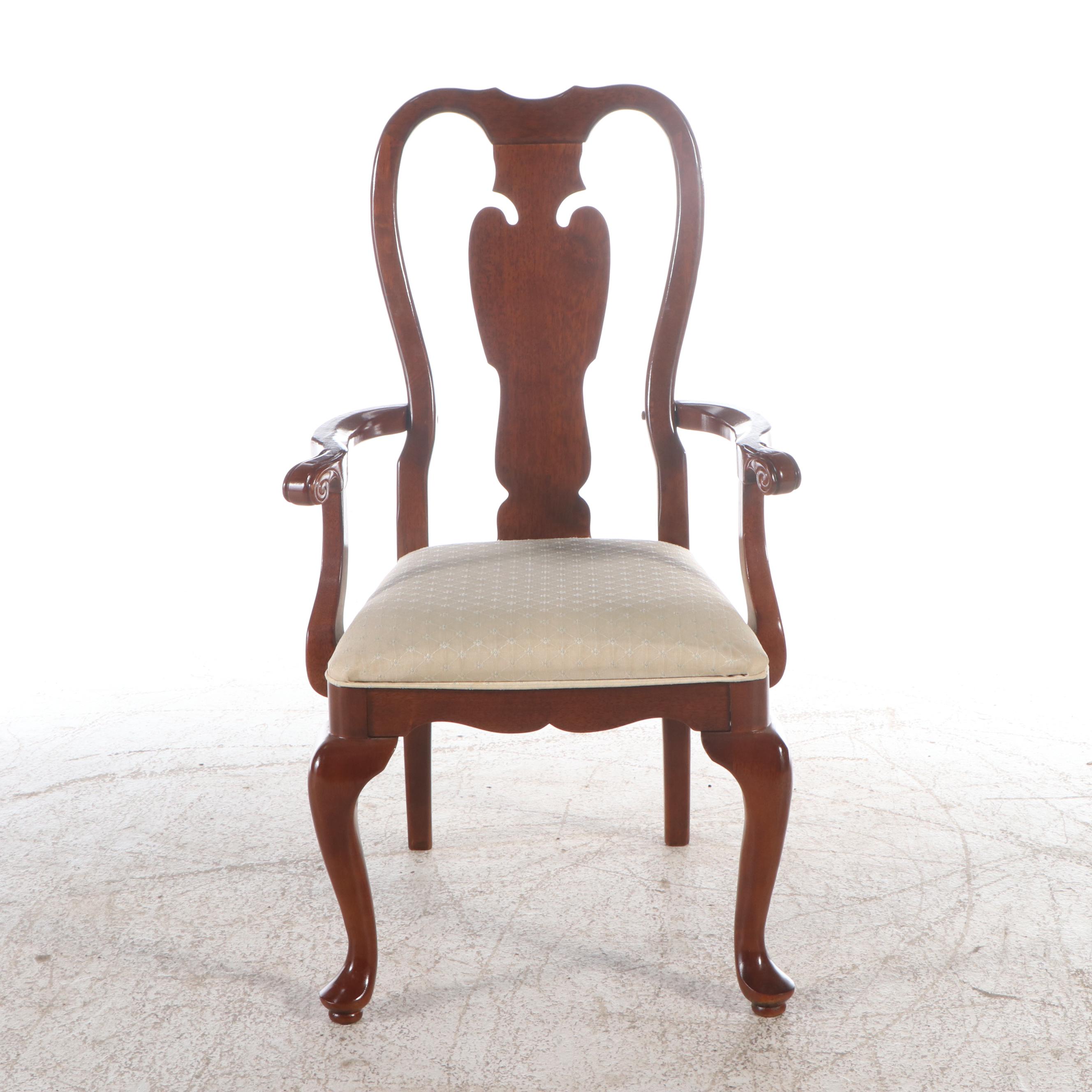 Universal Furniture Queen Anne Style Mahogany Dining Set