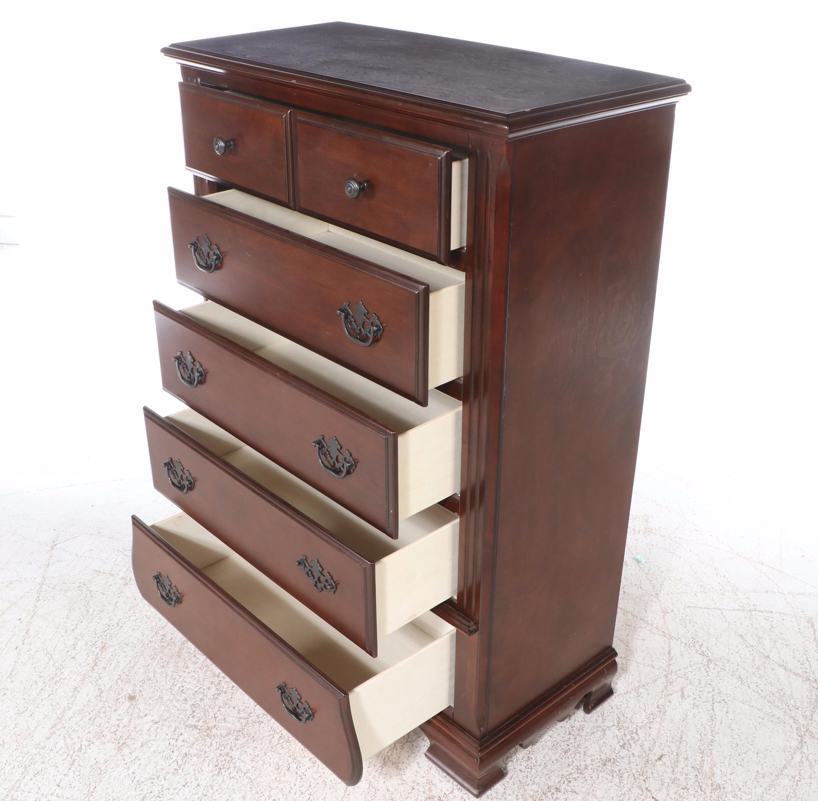 Chippendale Style Mahogany Finish Chest of Drawers