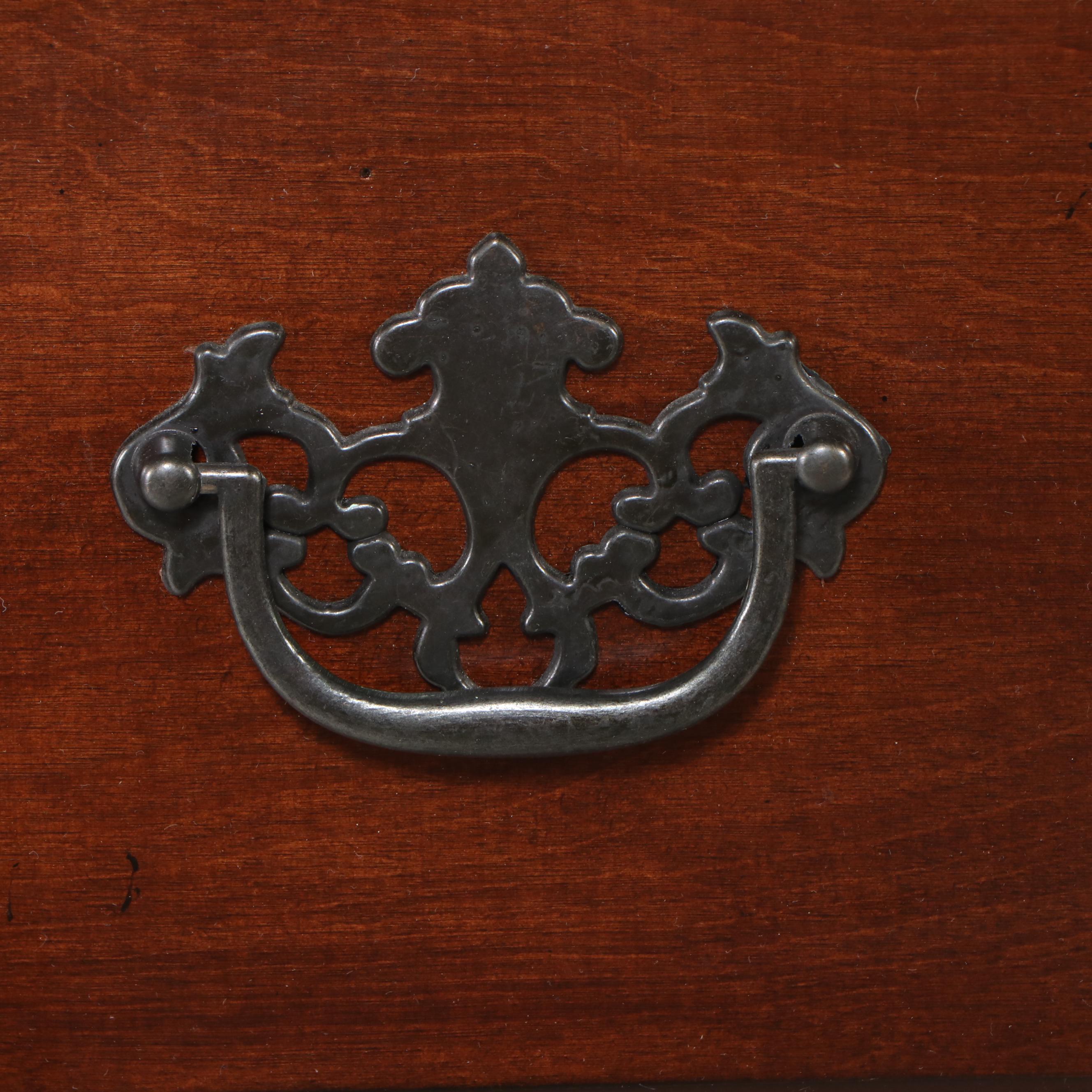 Chippendale Style Mahogany Finish Chest of Drawers